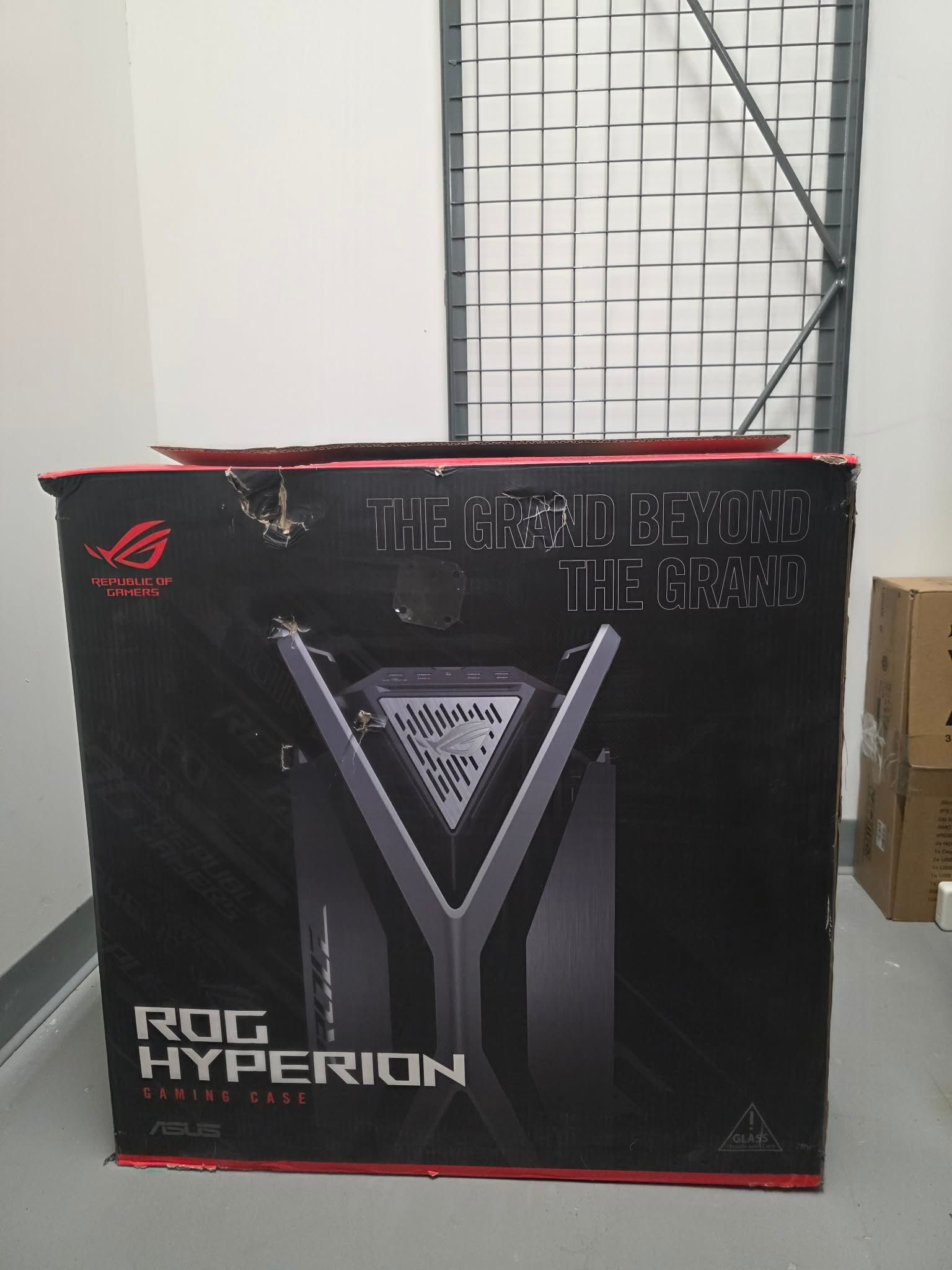 ASUS ROG Hyperion GR701 EATX Full-Tower Gaming Case