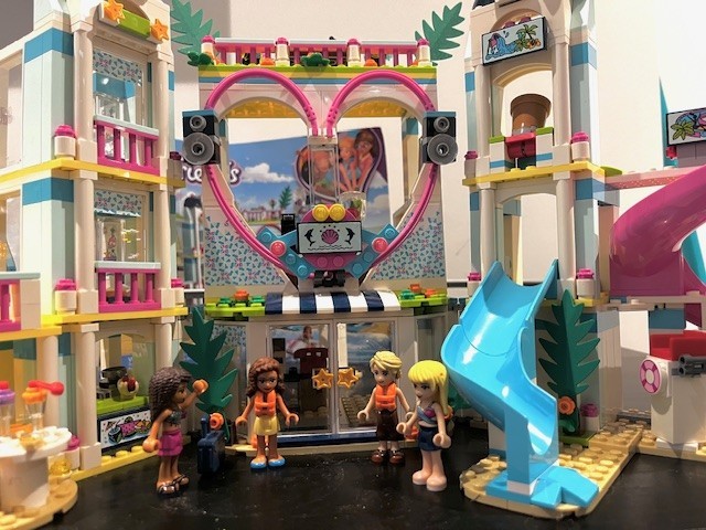 Lego Friends – Heart Lake City Resort #41347 - photo 2