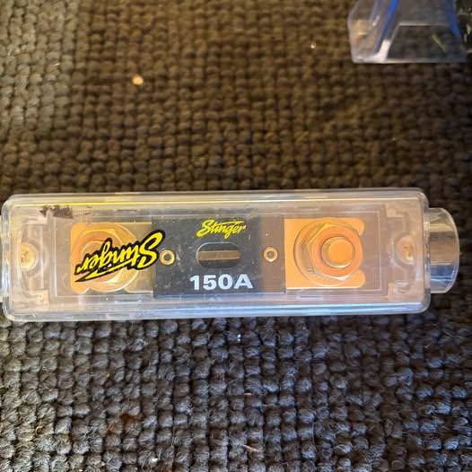 Virez 2.0 Farad Power Capacitor and Stinger 150A Fuse Holder
