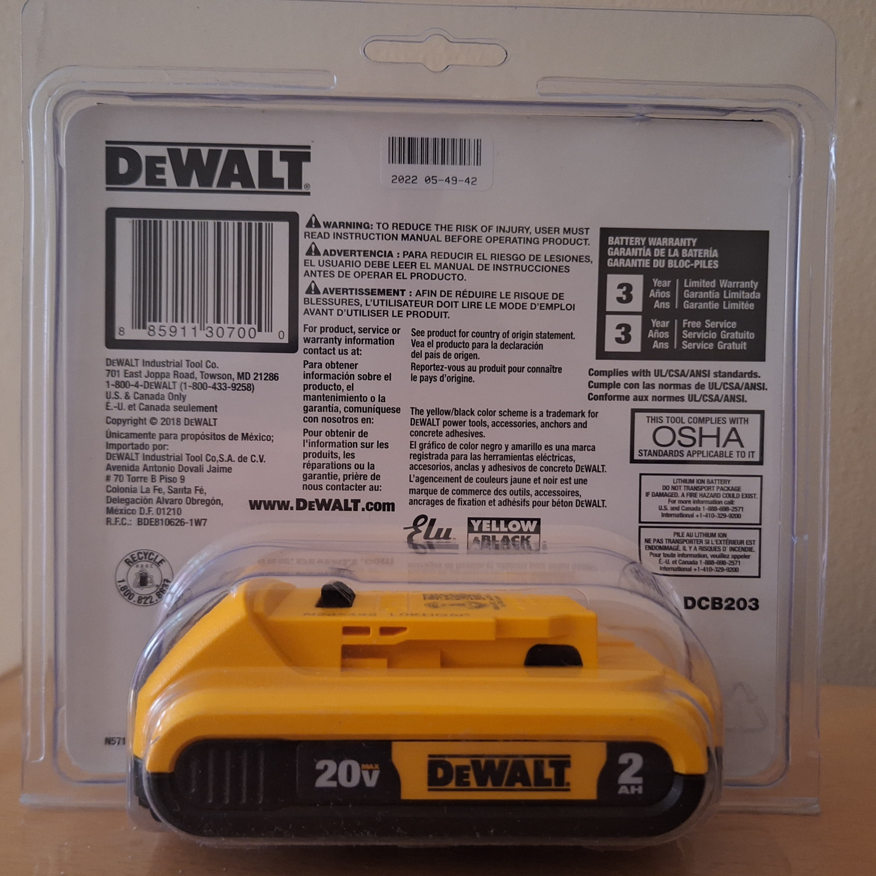 DEWALT 20V MAX 2Ah Lithium-Ion Battery DCB203 New - photo 2