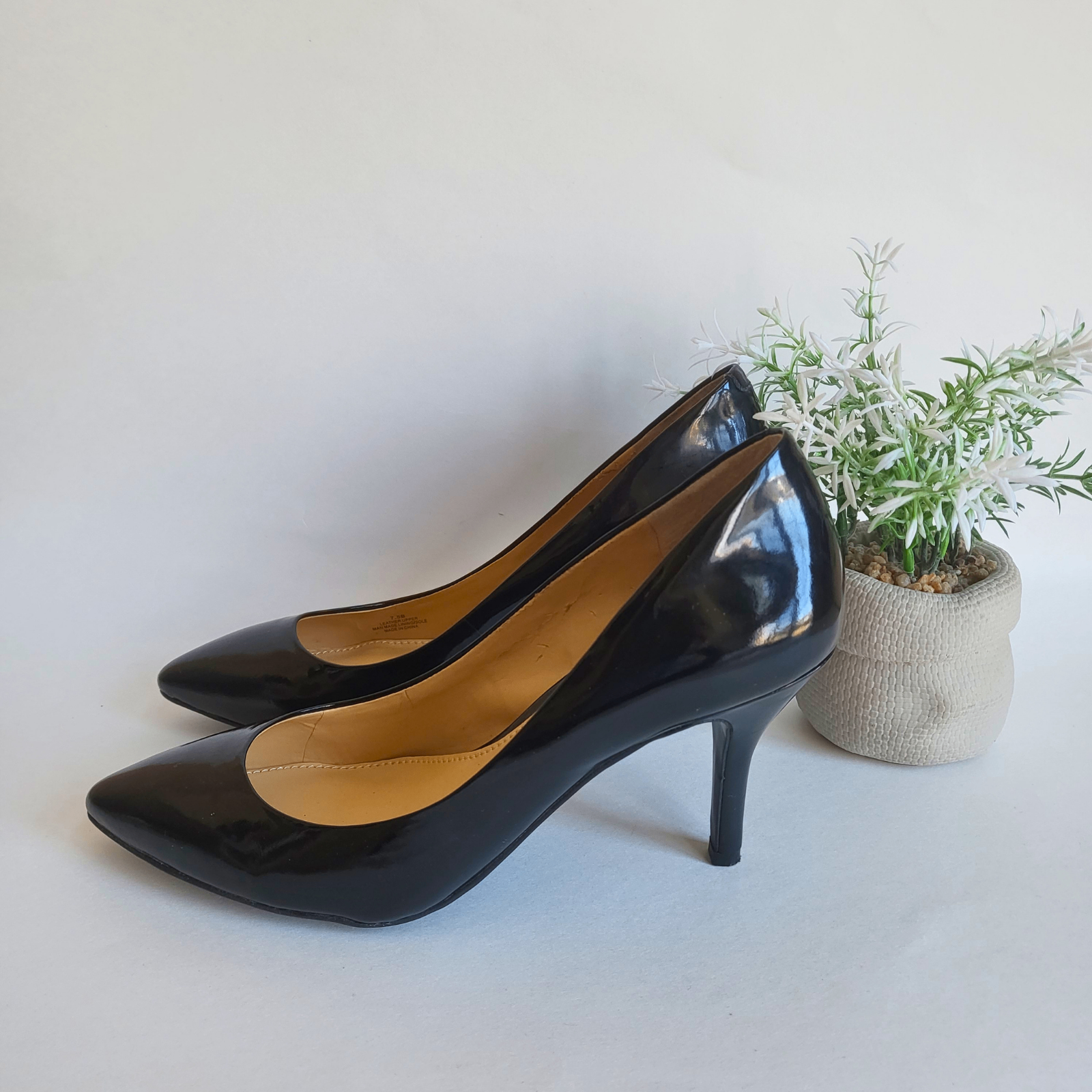Price DROP - Town Shoes Size 7.5 Black Heels - South Ajax - photo 2