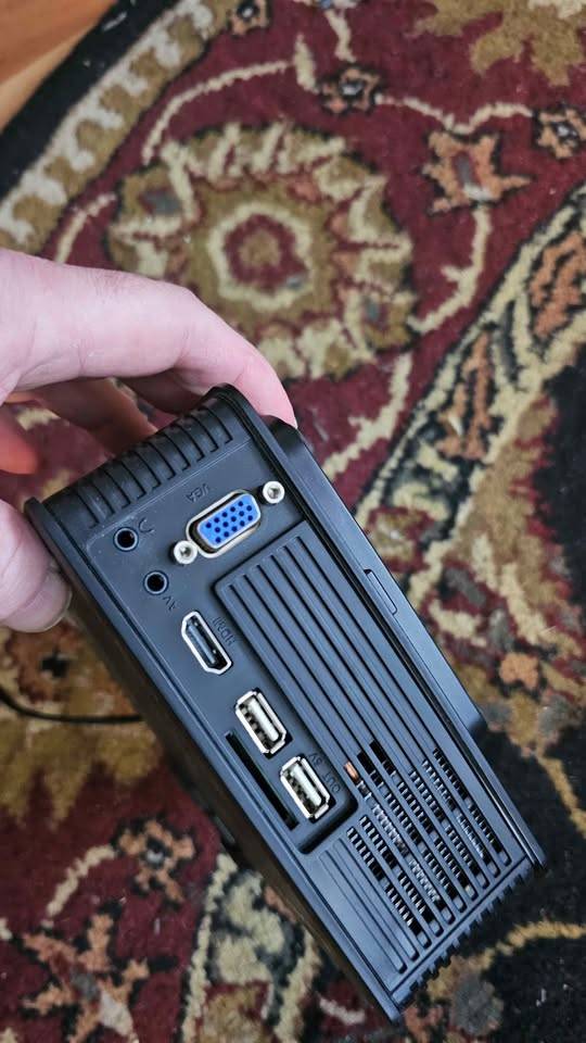 Excelvan EH609 LCD Projector with Remote - photo 3