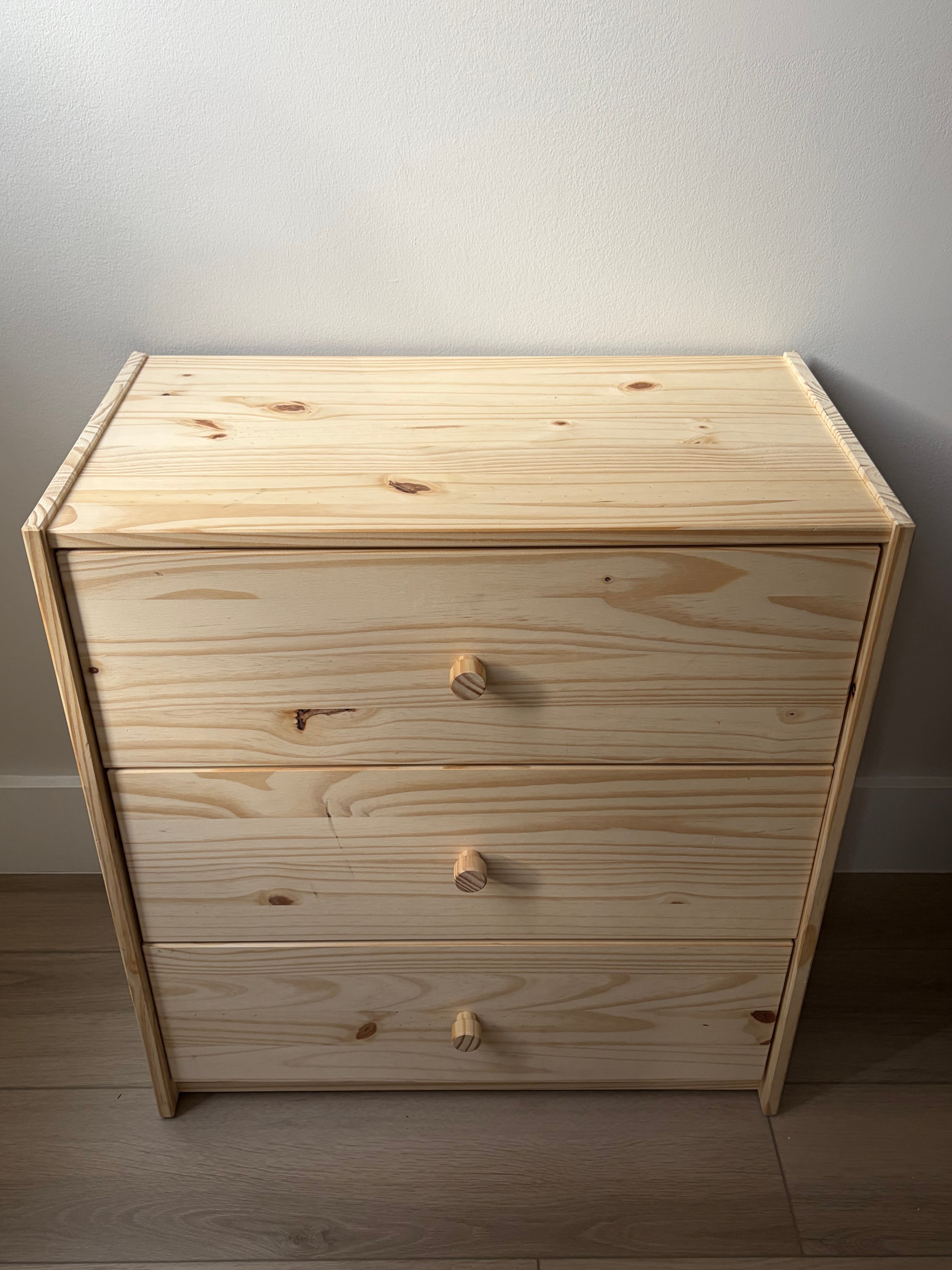 3-drawer dresser