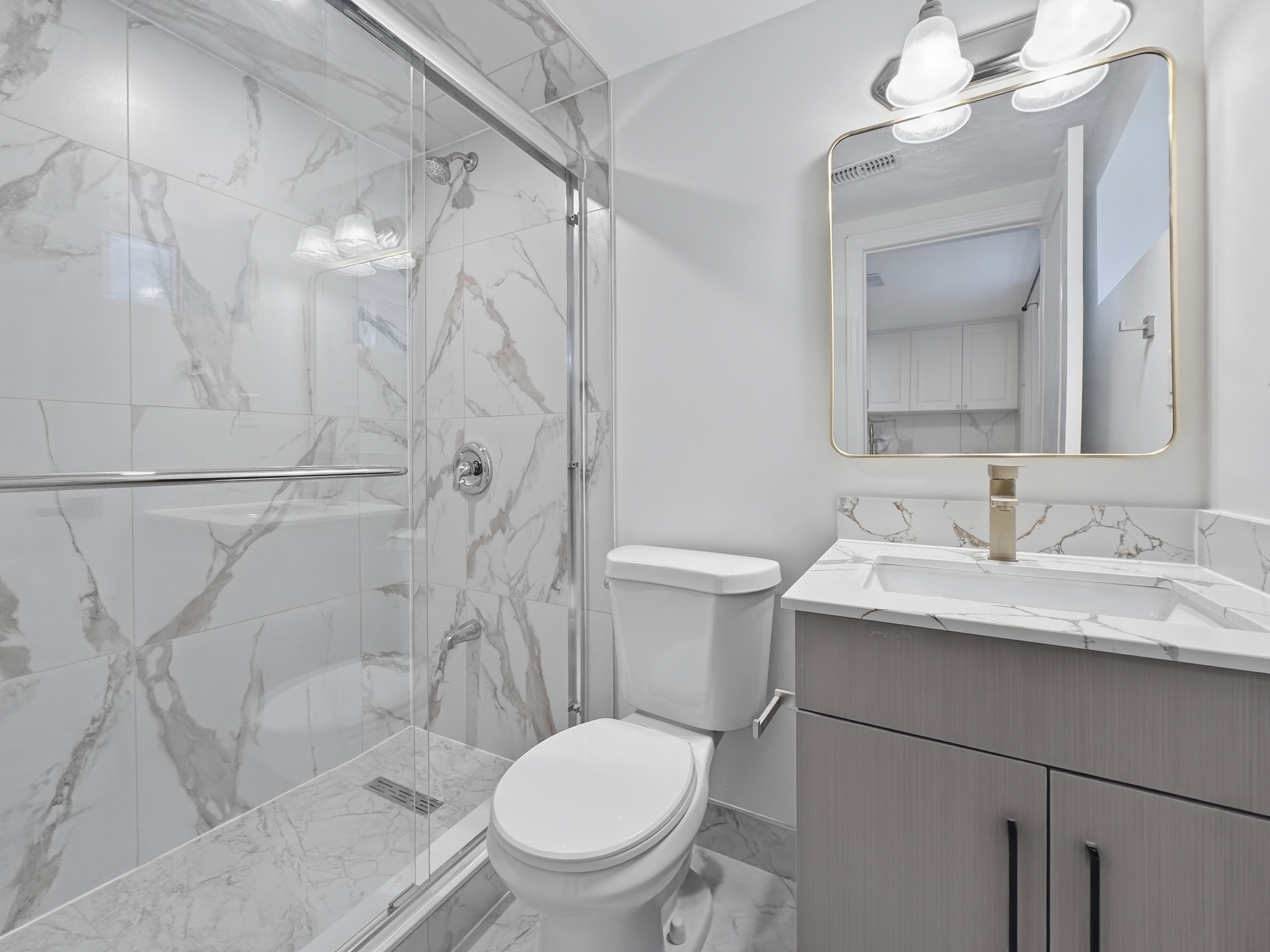 Stunning, Brand New Modern Studio Apartment in Etobicoke - photo 5