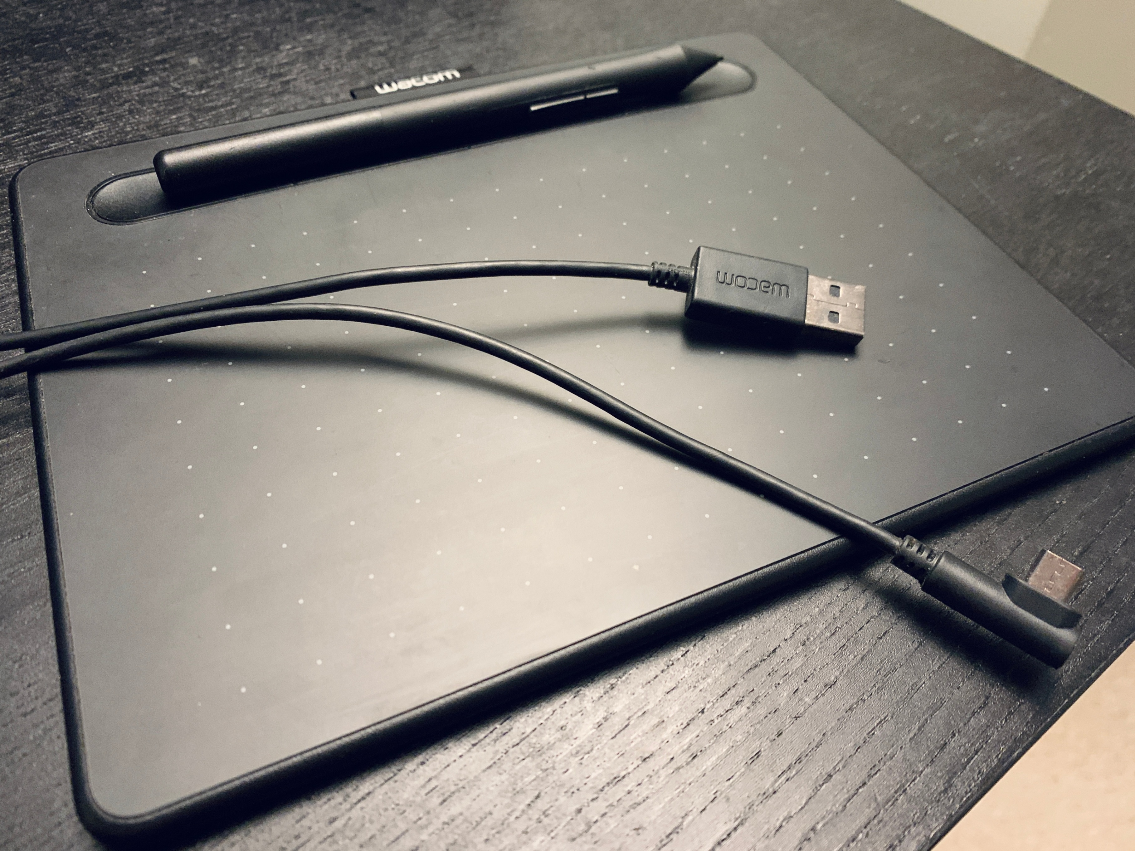 Wacom Intuos Small Graphics Drawing Tablet