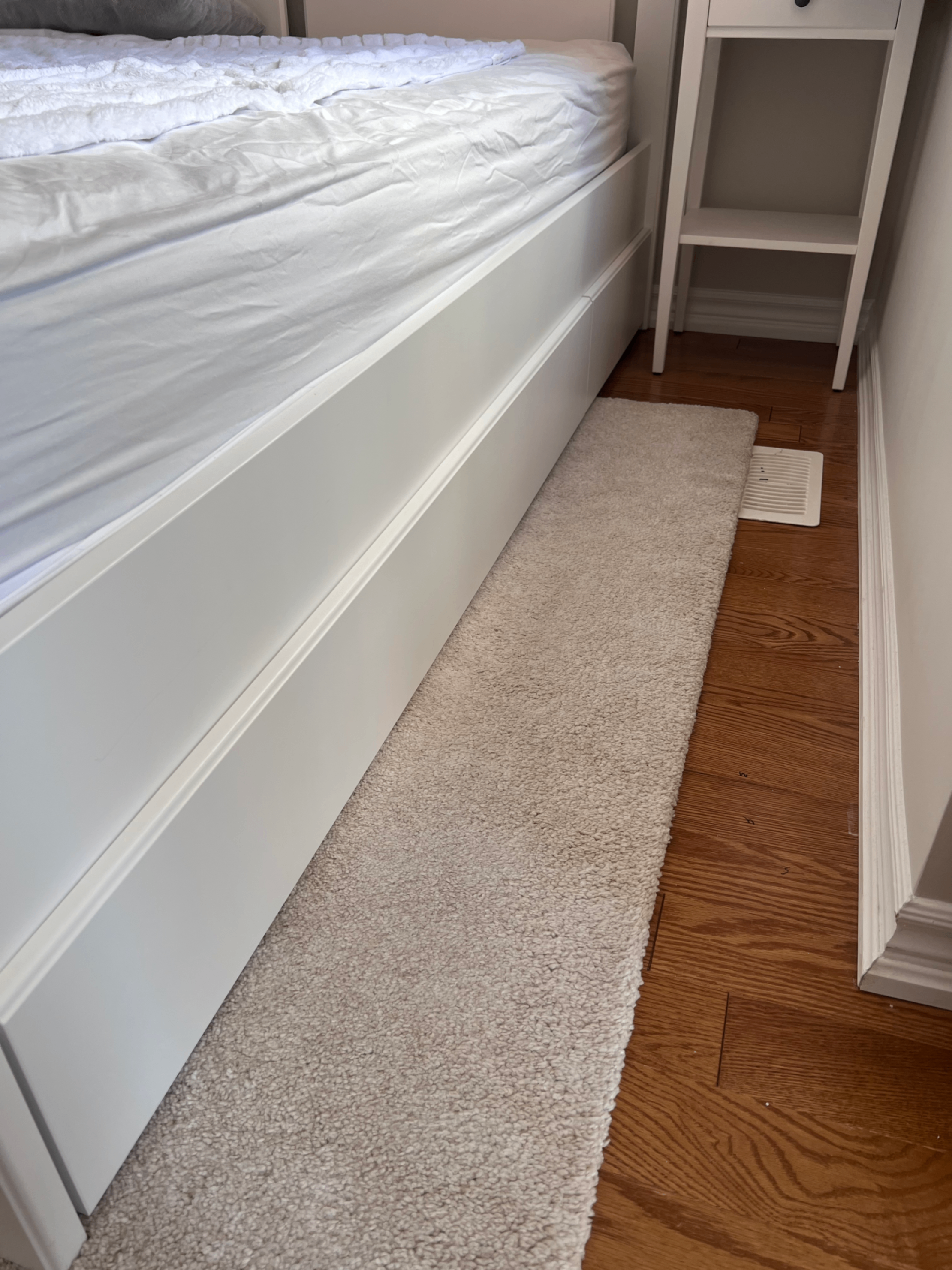 Complete Queen Bed Set: Bed Frame + Mattress + 2 Side Tables - photo 2