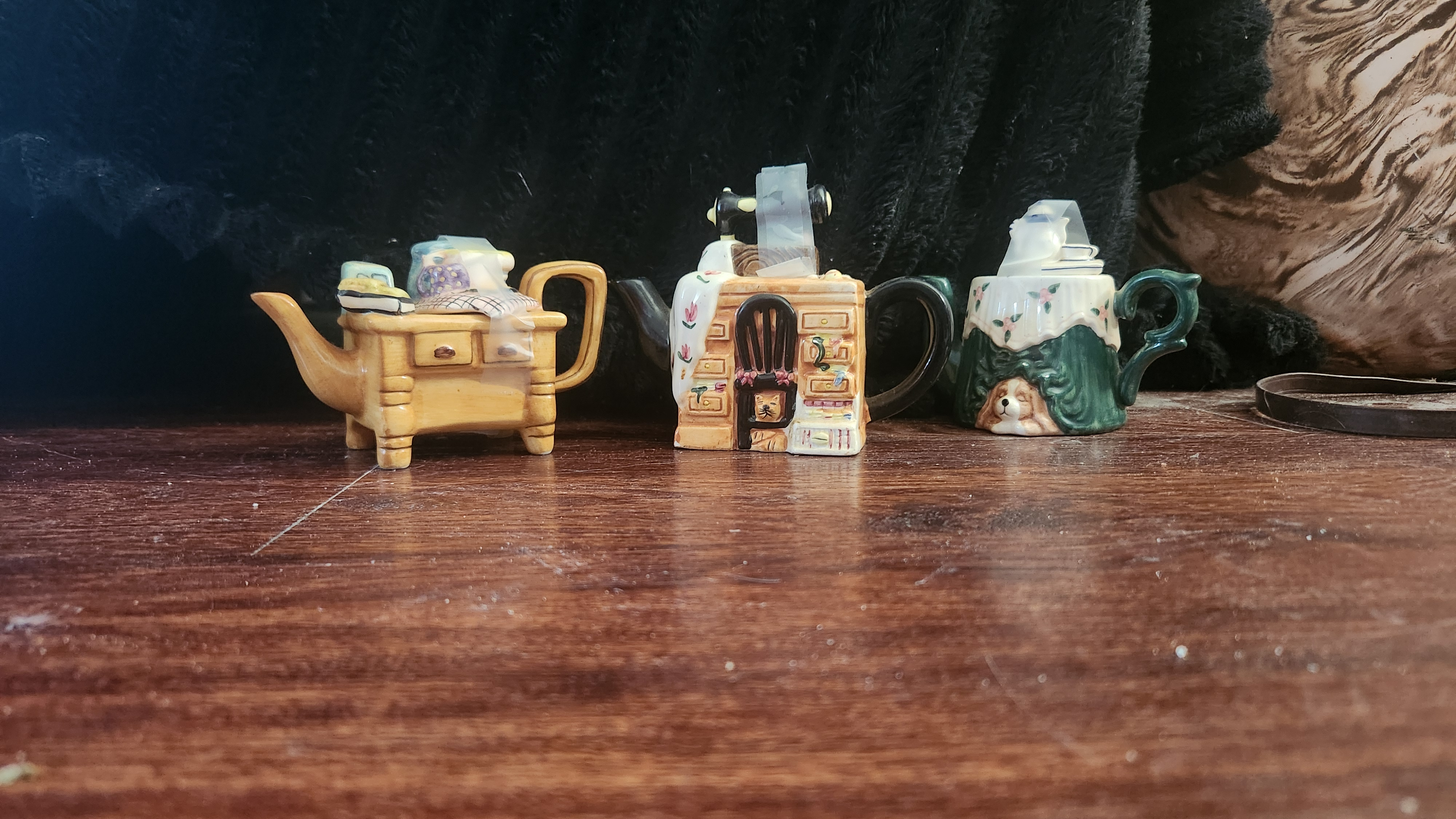 Set of Three mini-teapots