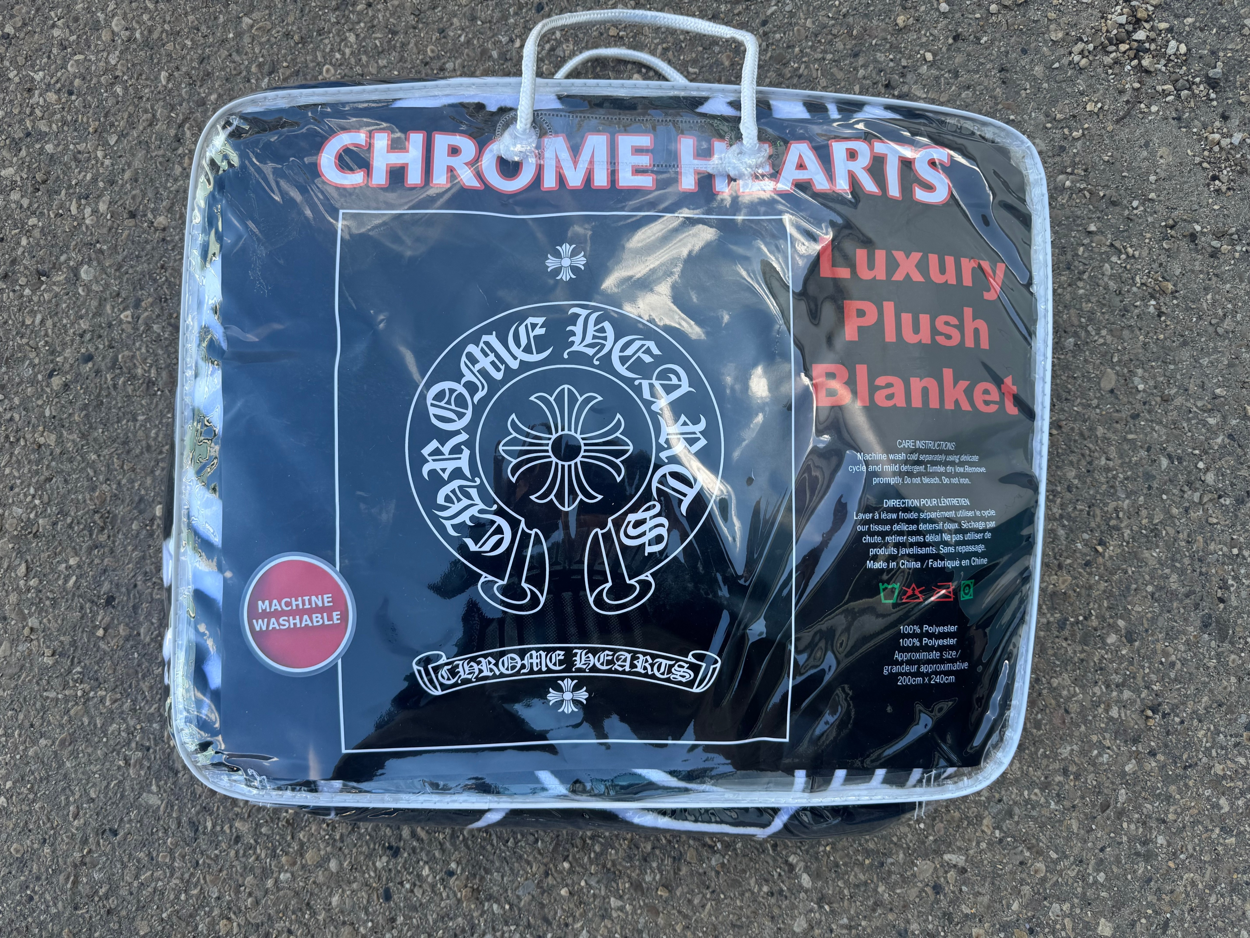 BRAND NEW QUEEN SIZE LUXURY CHROME HEARTS BLANKET