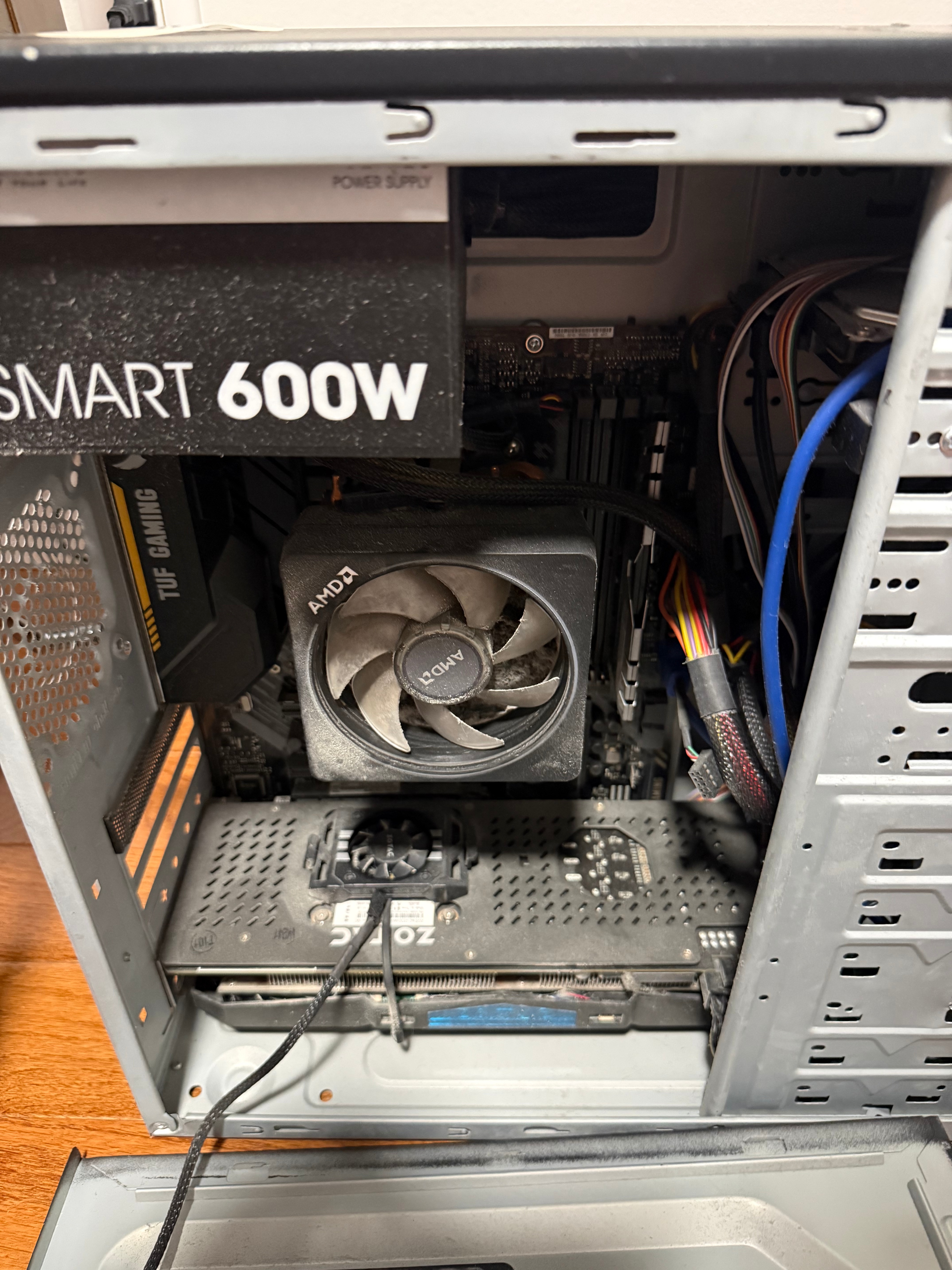 Gaming PC  Intel Xeon E3 1230 v5 RX 580 16GB RAM No Storage
