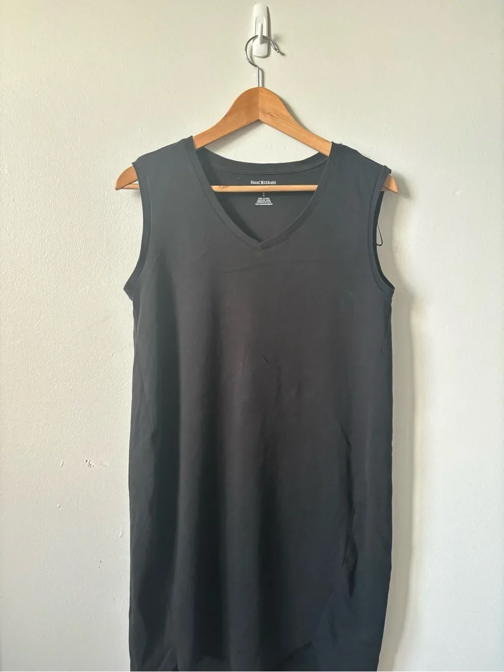 Isaac Mizrahi Black V-Neck Sleeveless Tank Dress