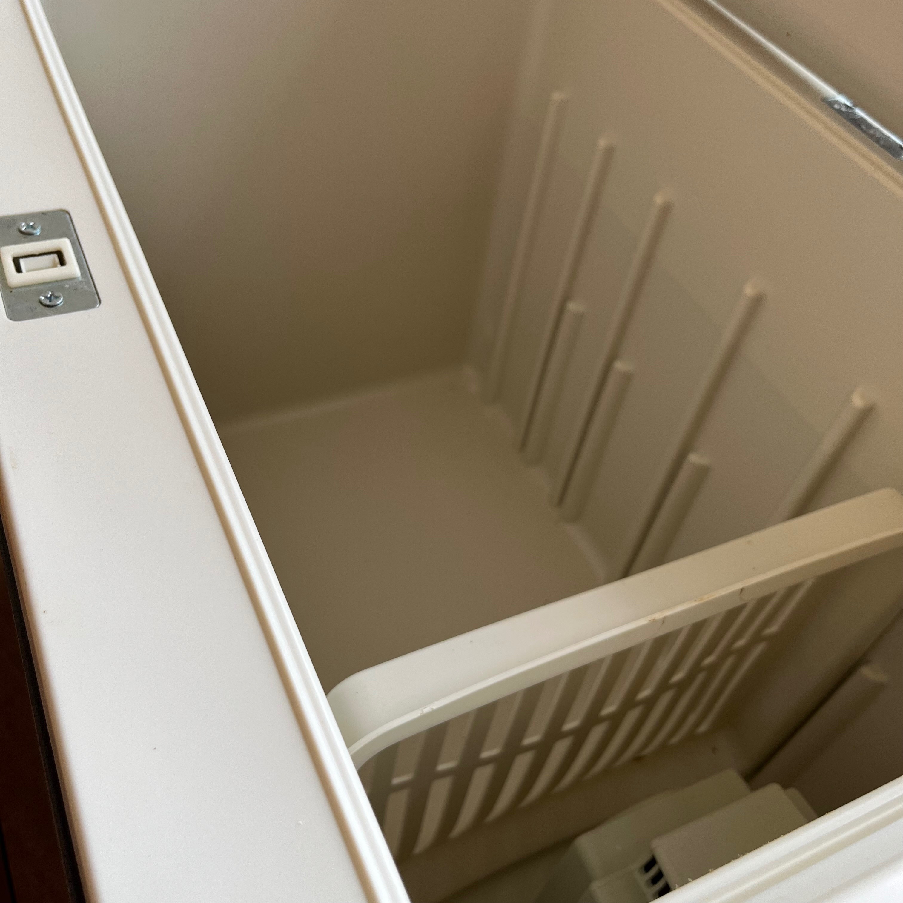 Coleman Iceless Cooler (40-Quart) - photo 3