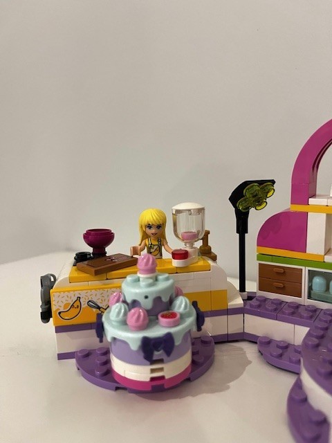 Lego Friends – Baking Competition #41393 - photo 2