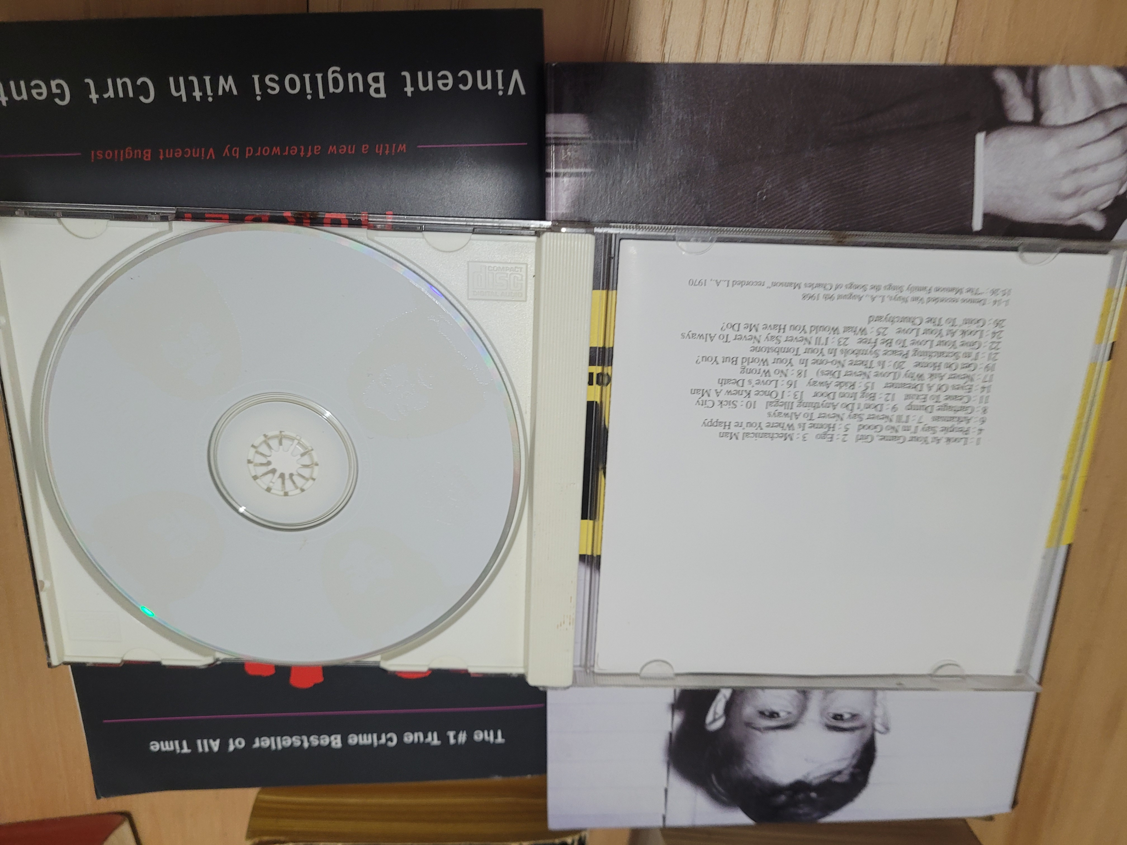 True Crime - Charles Manson lot - photo 4
