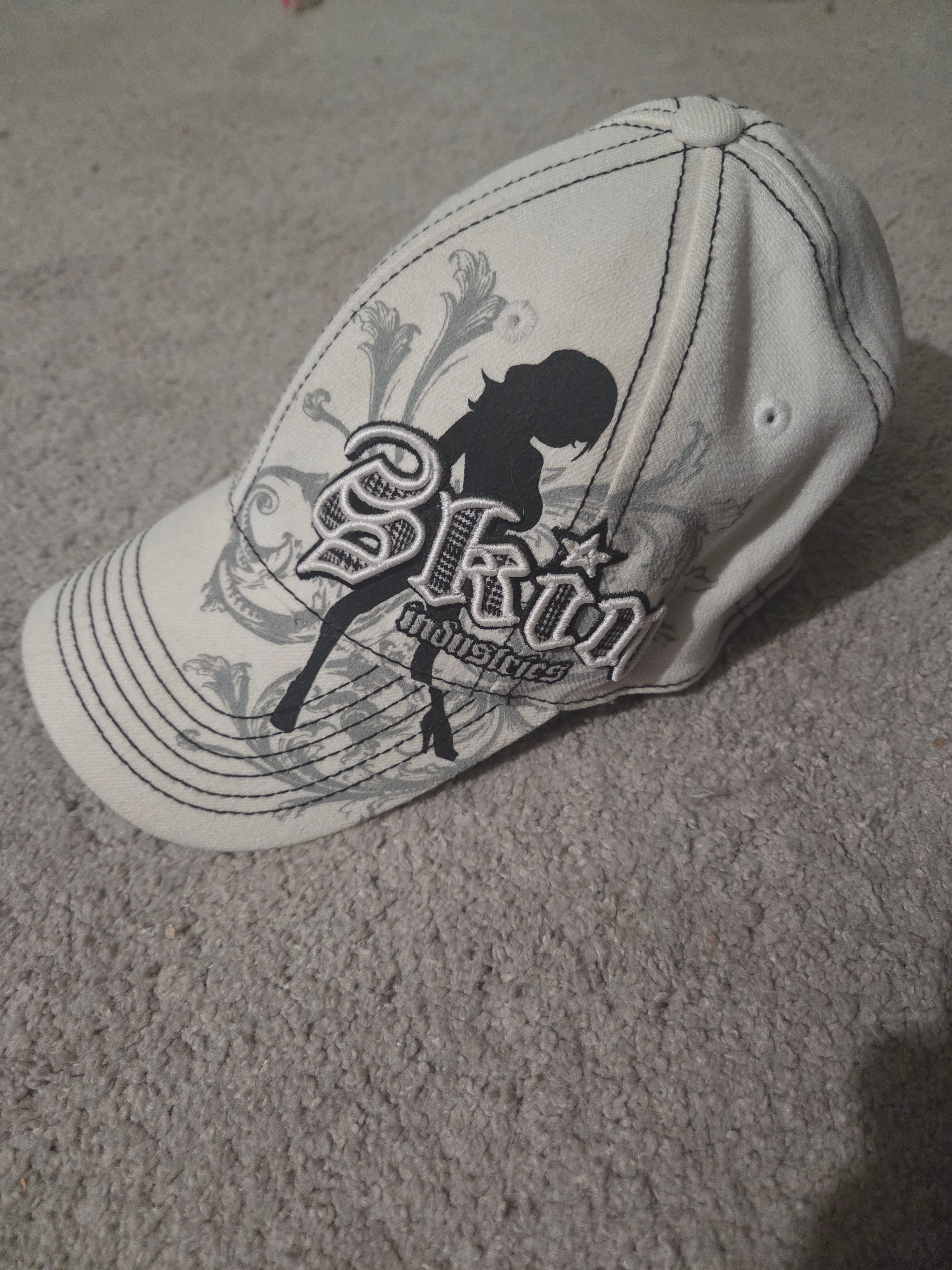 Vintage Skin Industries "Badass” Flexfit Cap, Blk 3D Embroidery - photo 2