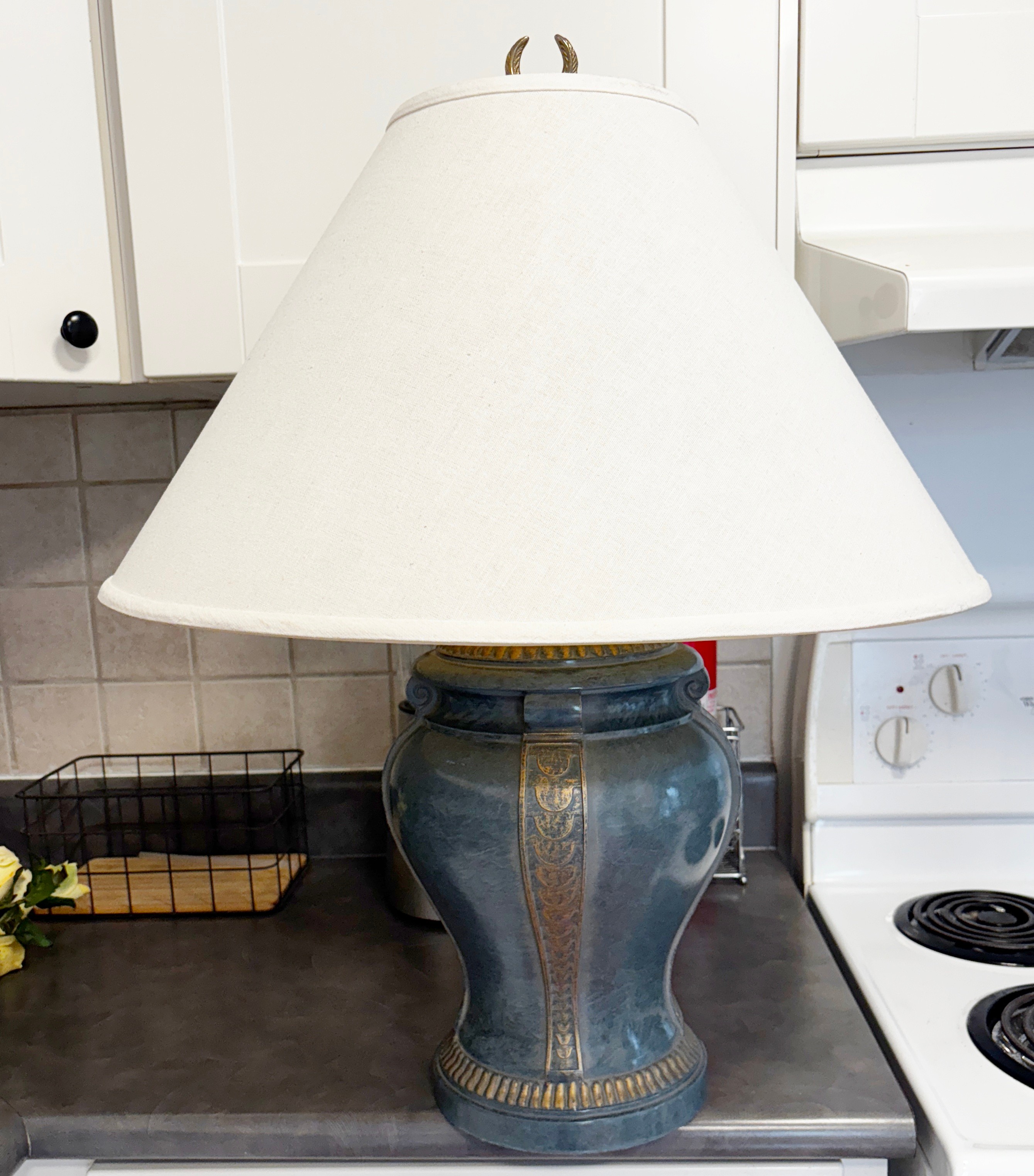 Beautiful Vintage urn-style table lamp - photo 5