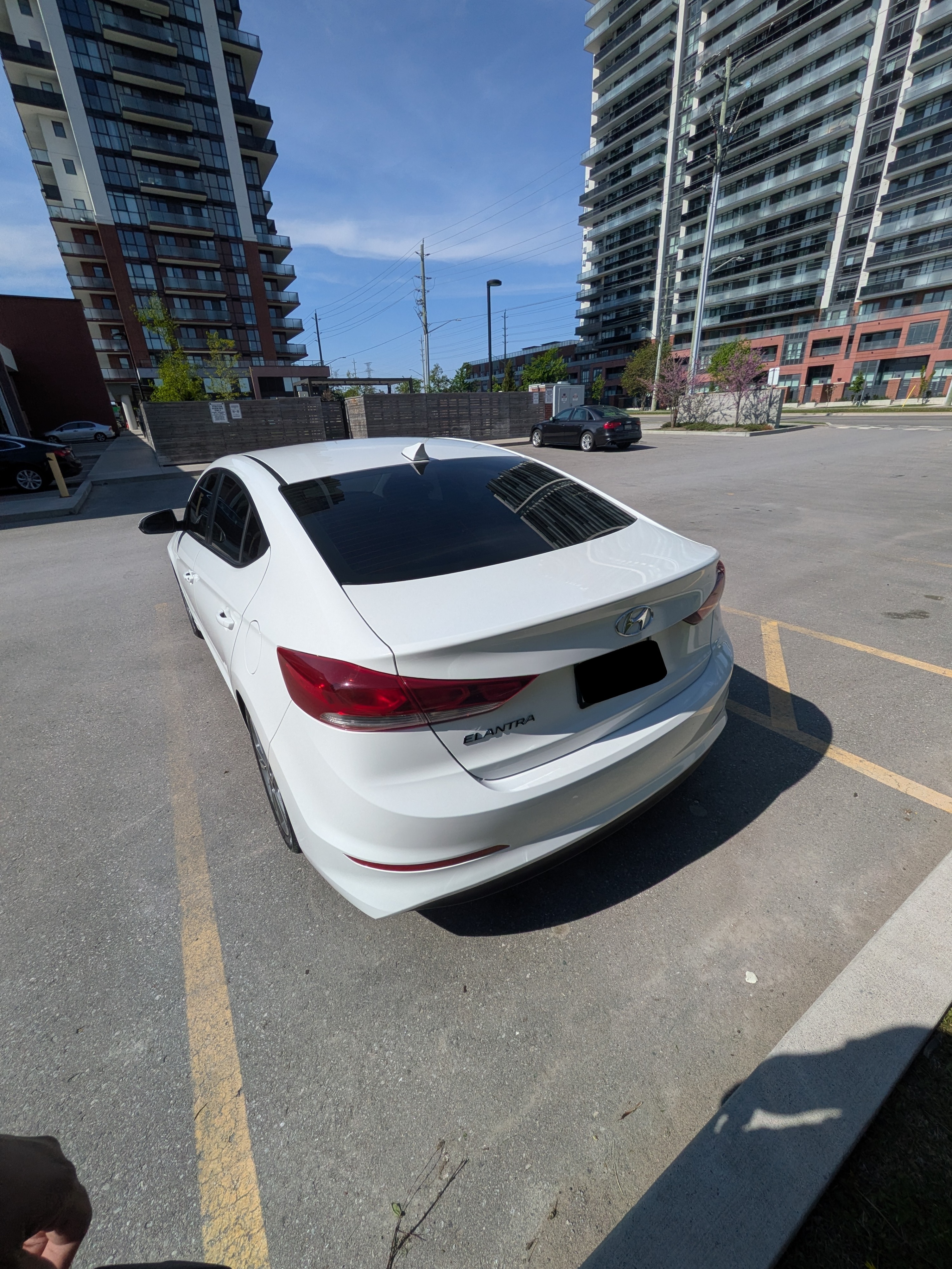 2018 Hyundai Elantra - 123,787 - photo 3
