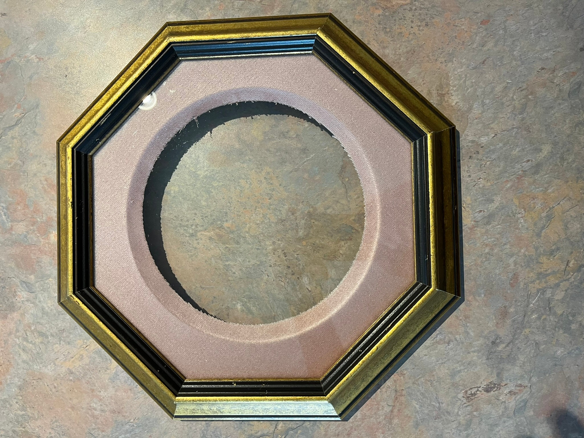 Octagonal Collector Plate Frames for Sale! - photo 3