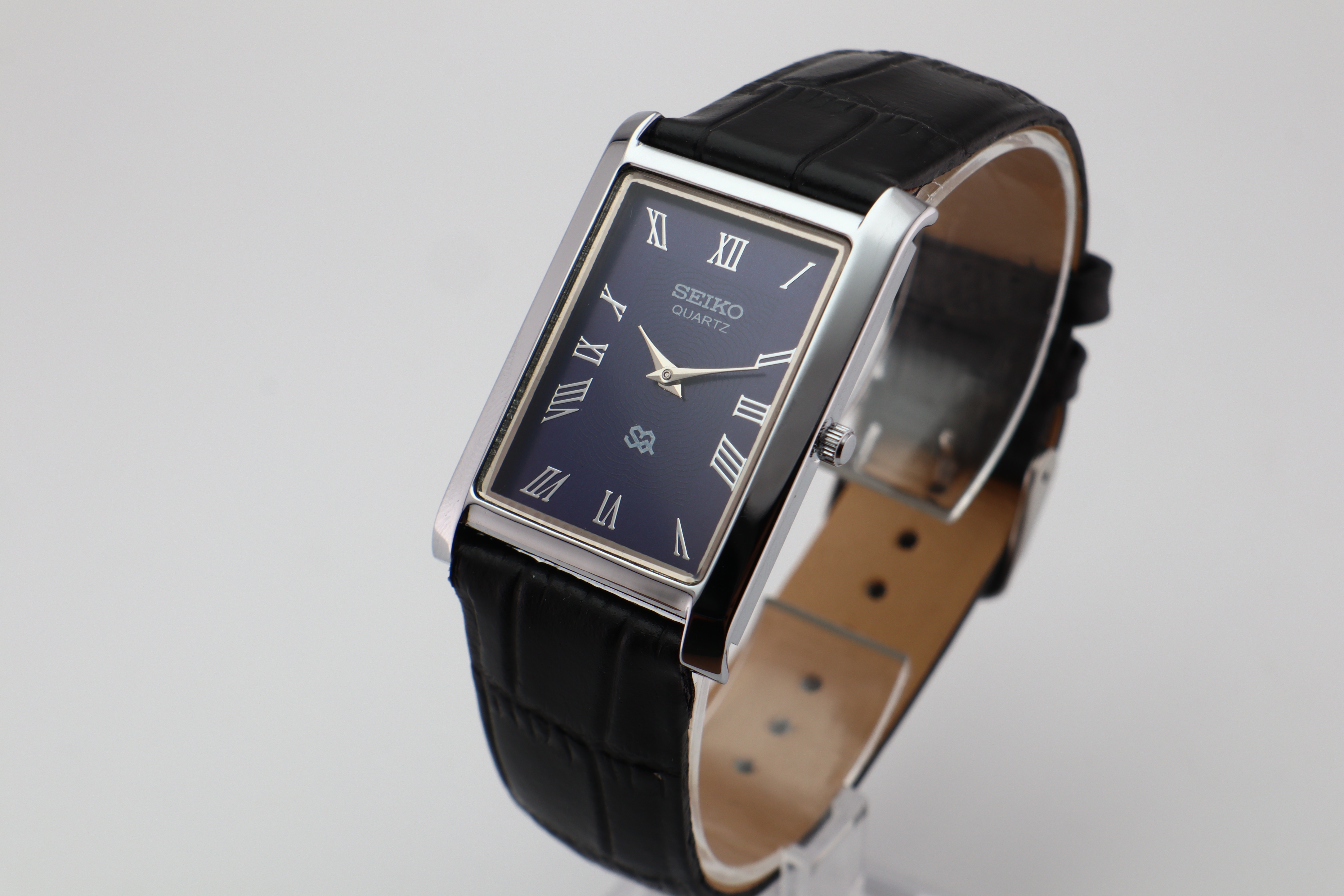 Refurbished Vintage Slim Tank Men’s Watch - photo 3