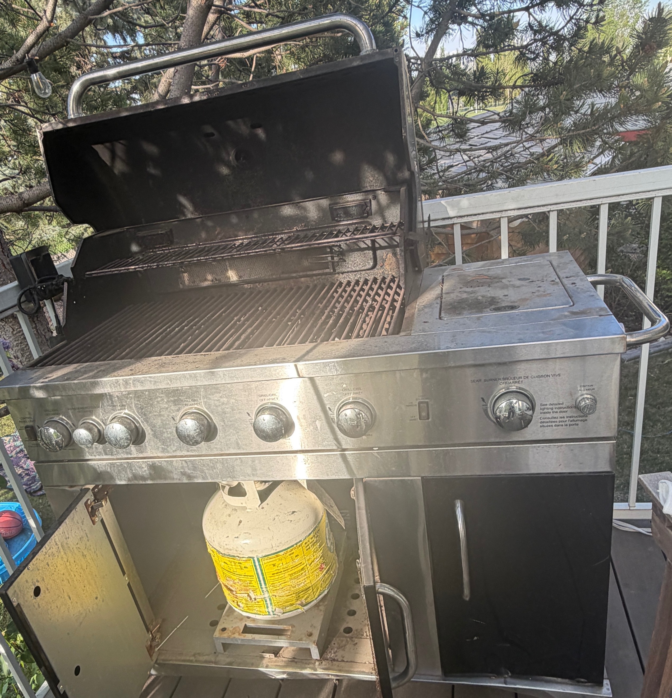 Master Forge Propane Grill - photo 4