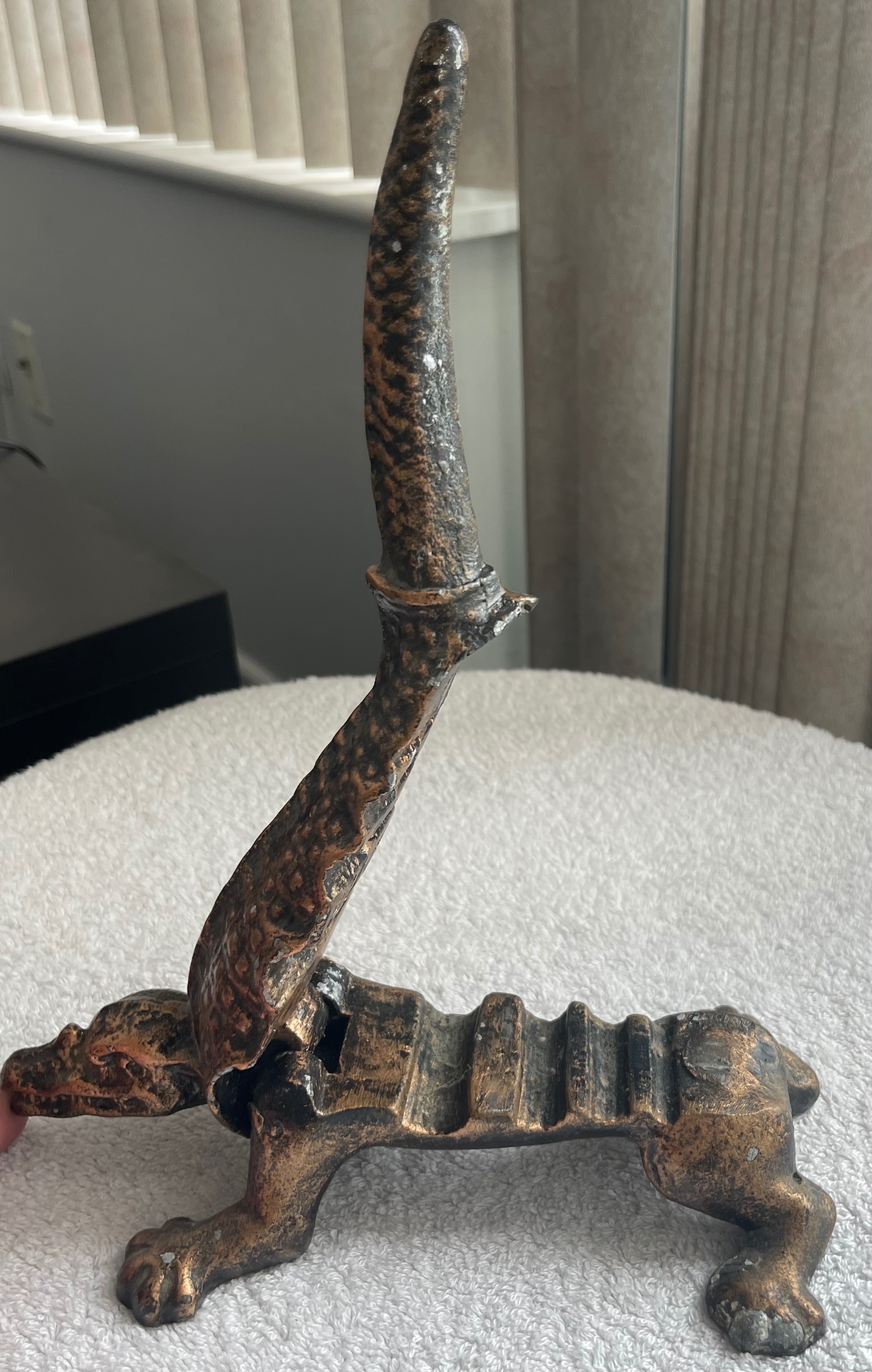 Antique Cast Iron Alligator Pharmacy Cork Press (Circa 1900) - photo 2