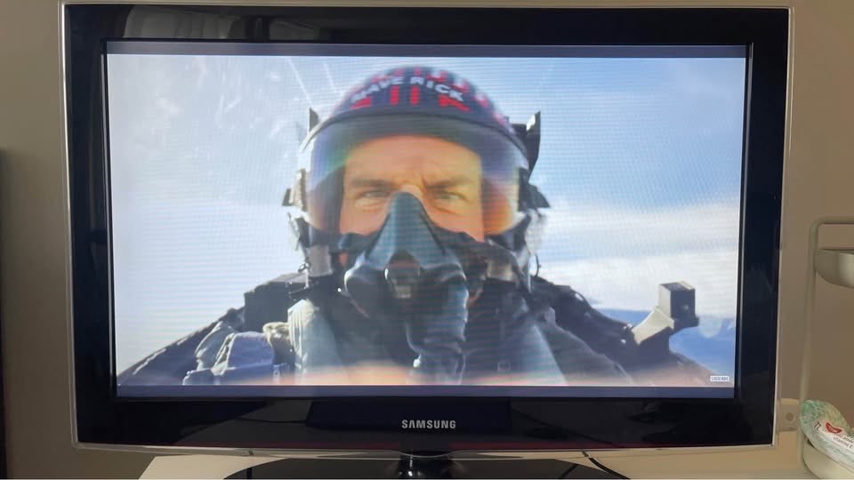 Samsung 32” LCD TV 720p
