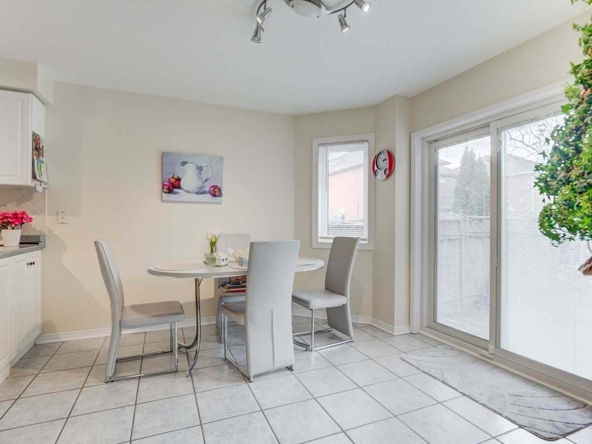 3 Beds 2.5 Baths Detached House - photo 3