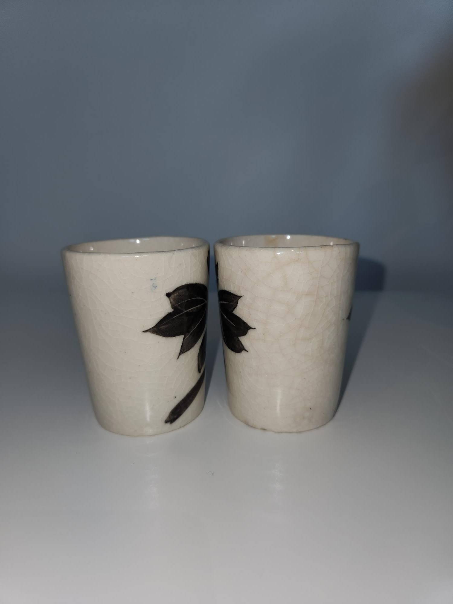 Mid-Century Japanese Yunomi Tea Cups – Blue Florals (Pair) - photo 4