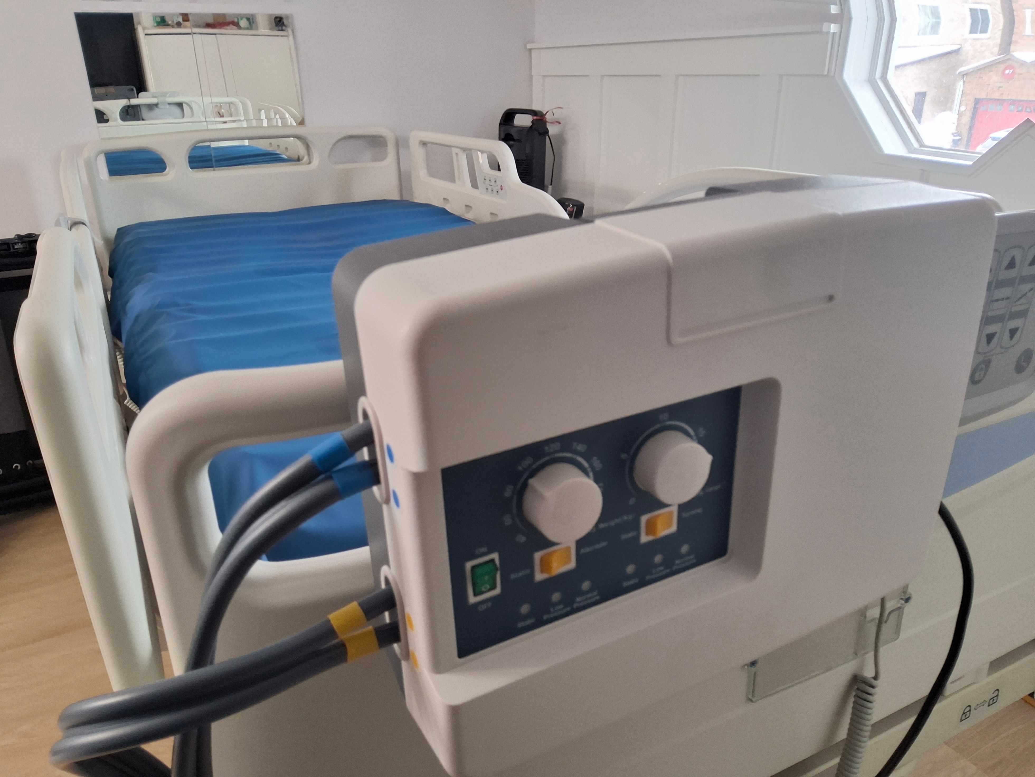 Electric Hospital Bed - photo 5