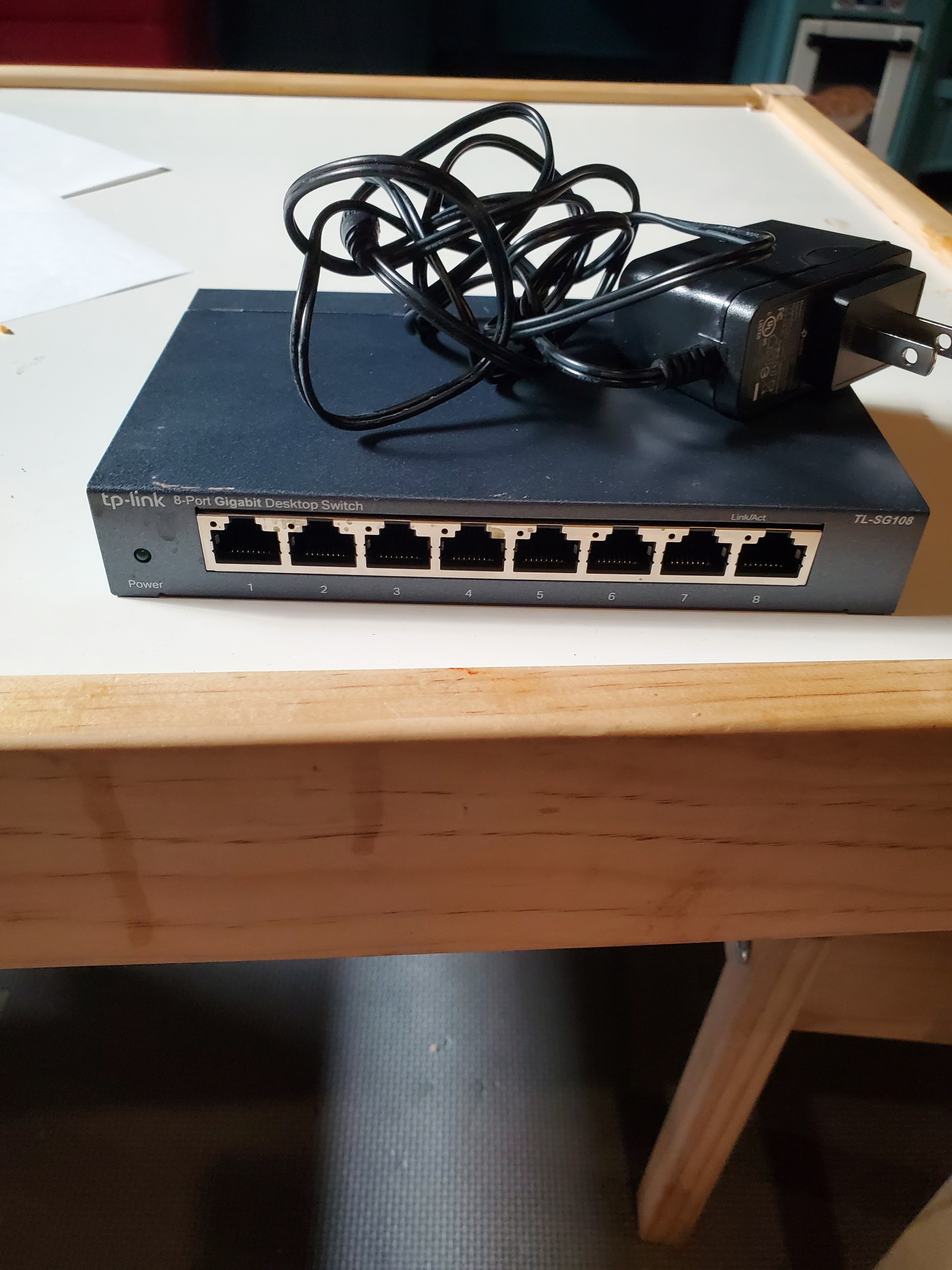 TP-Link TL-SG108 8-Port Gigabit Desktop Switch