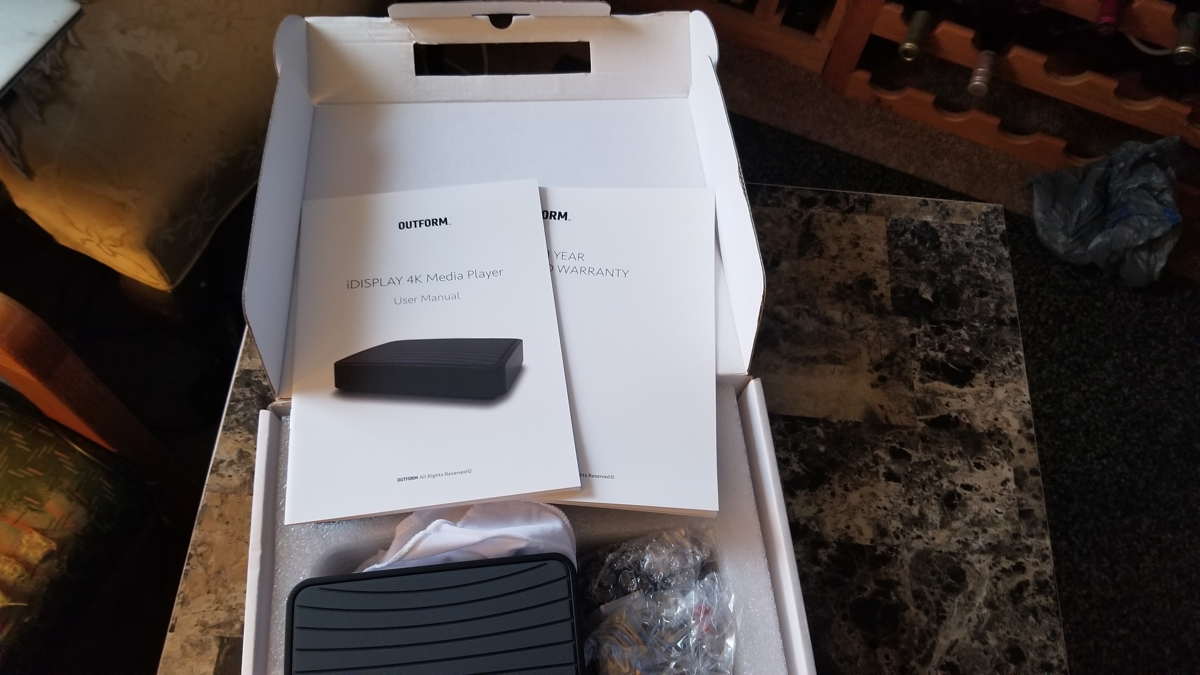 OUTFORM iDISPLAY 4K Media Player UIM200B-B21 Black - photo 4