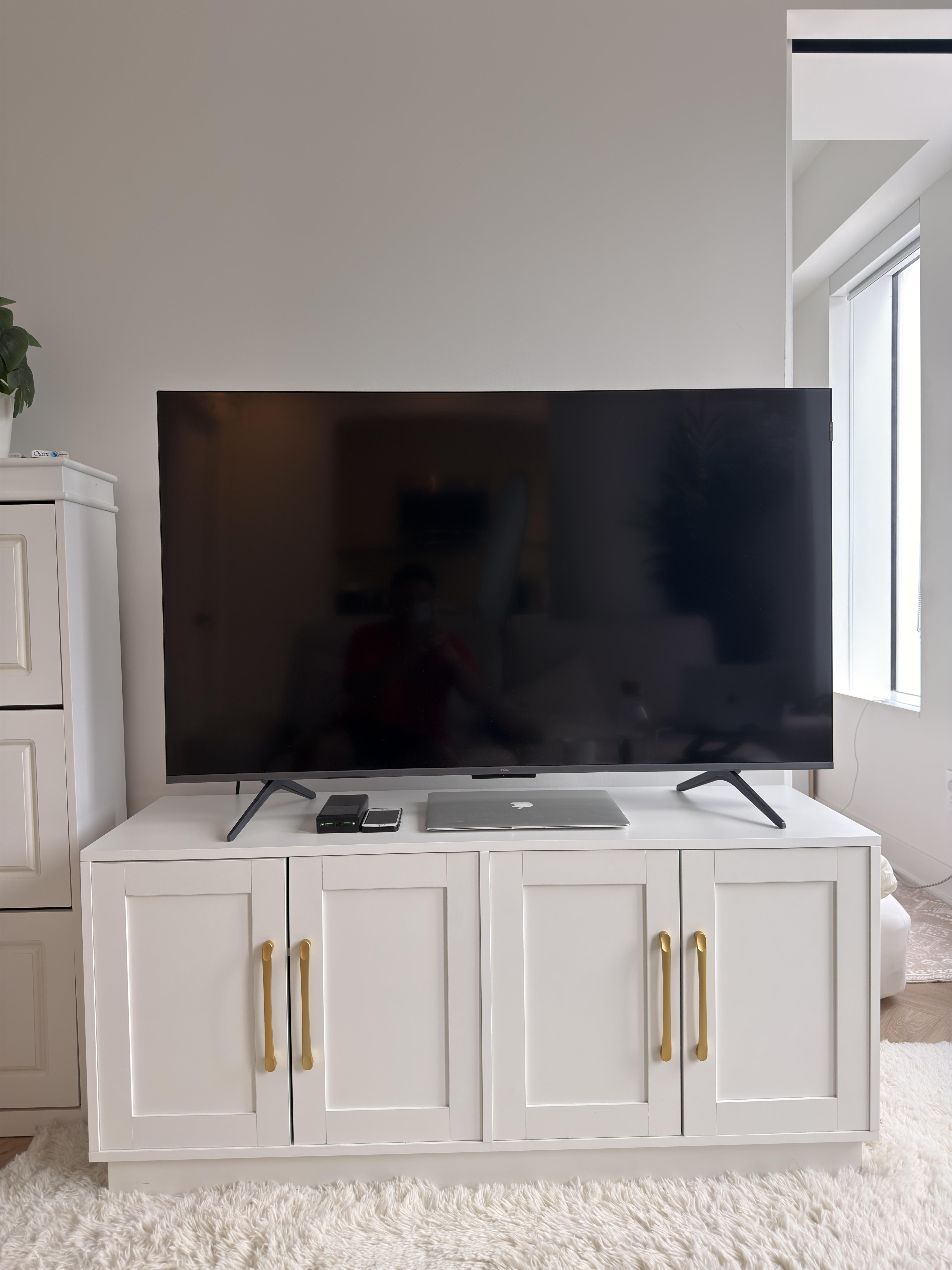 Modern White TV Stand For Sale - photo 2