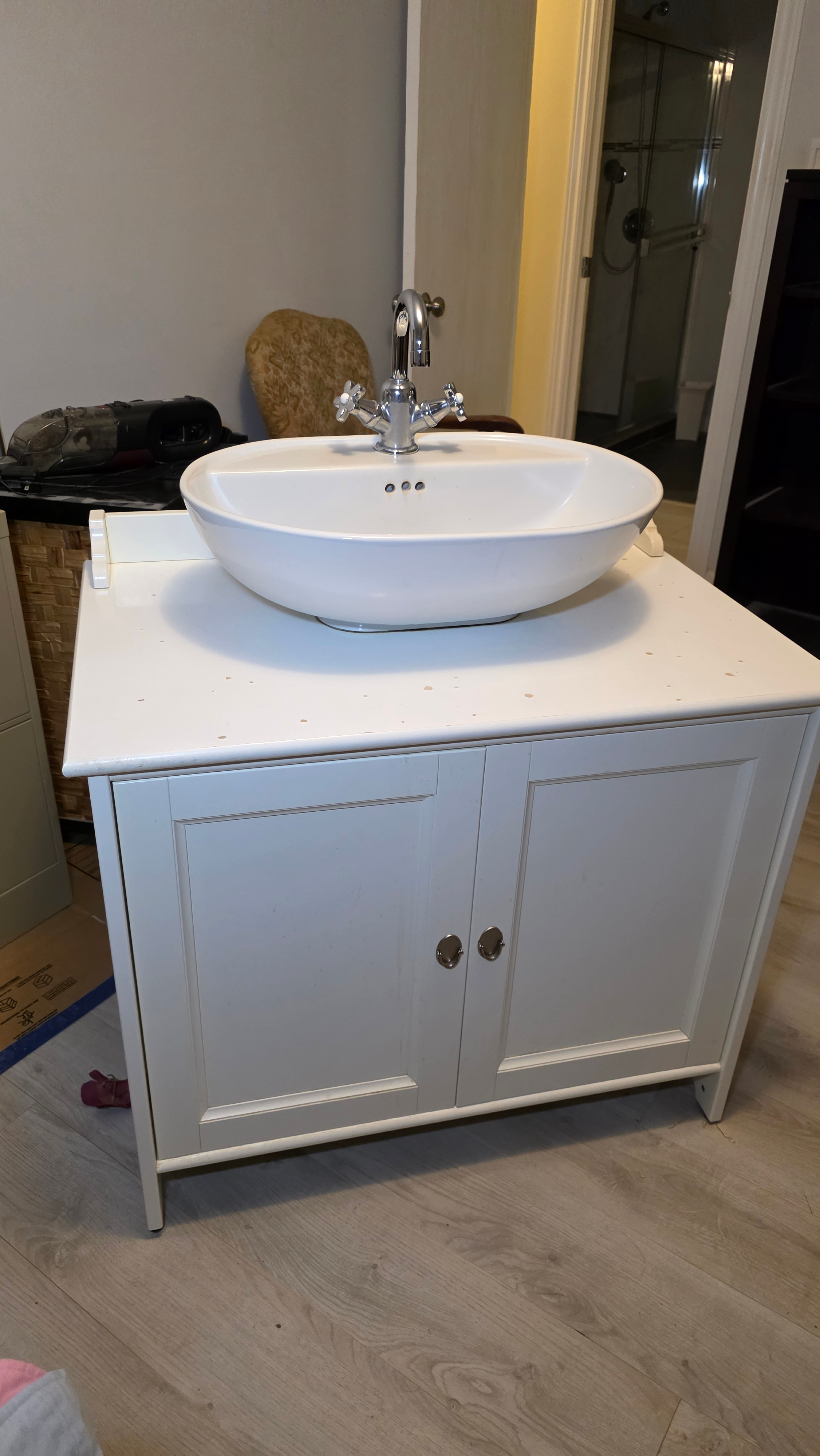 🚿 White Bathroom Vanity with Sink & Faucet 🚿 - photo 3