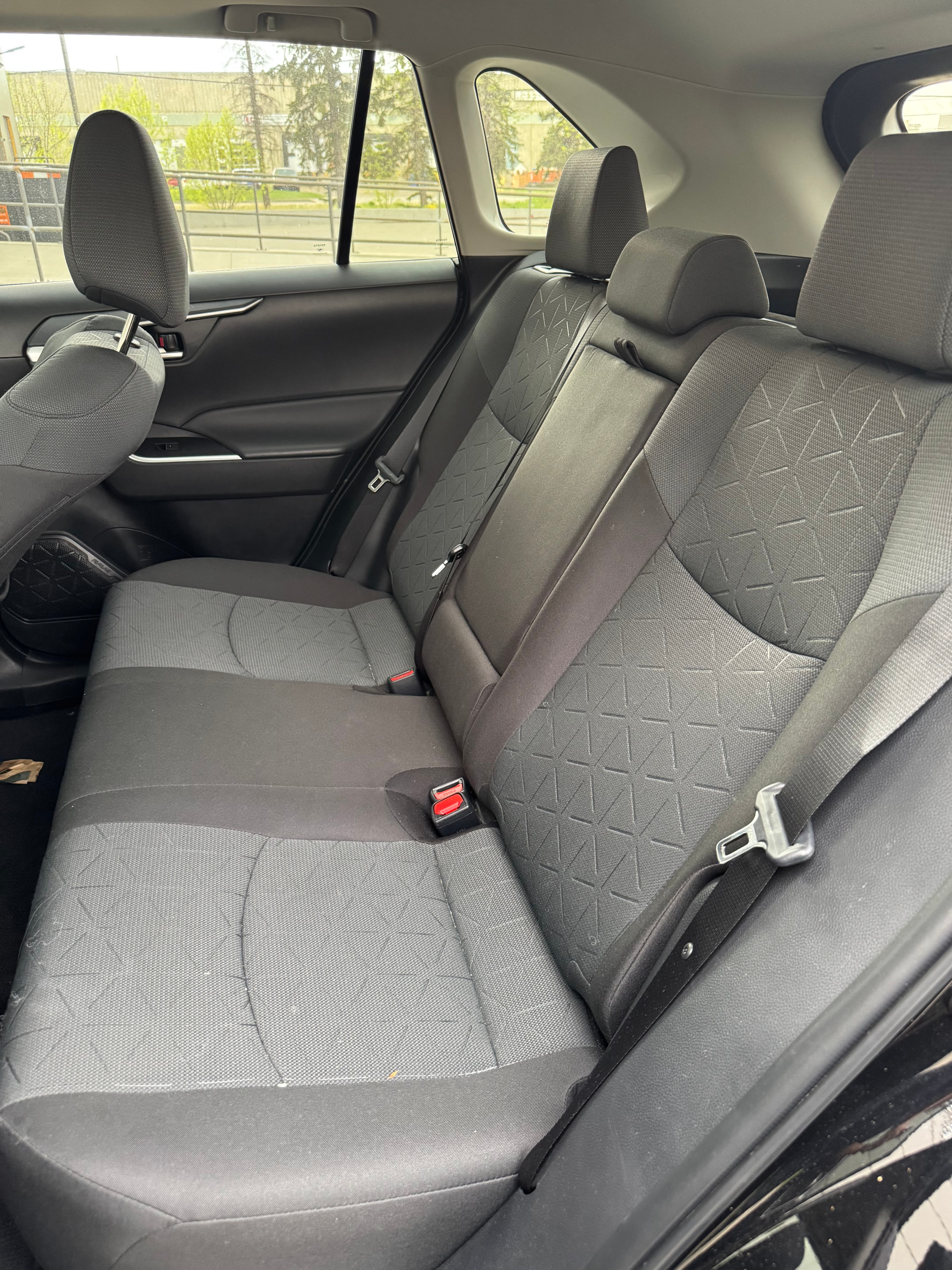 2025 Toyota RAV4 XLE AWD - AMVIC Inspected - photo 5