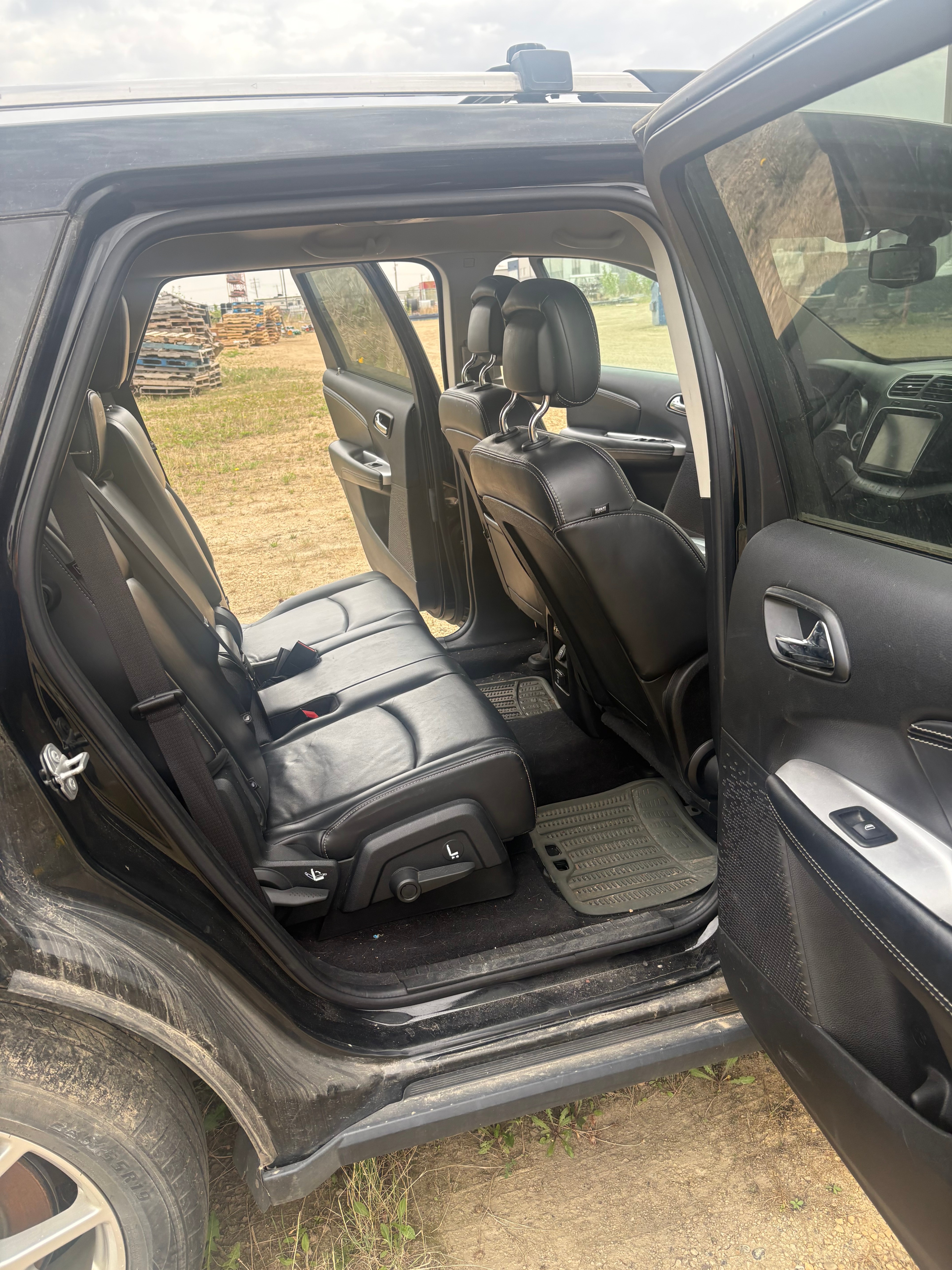 2016 Black Dodge Journey R/T SUV - photo 4