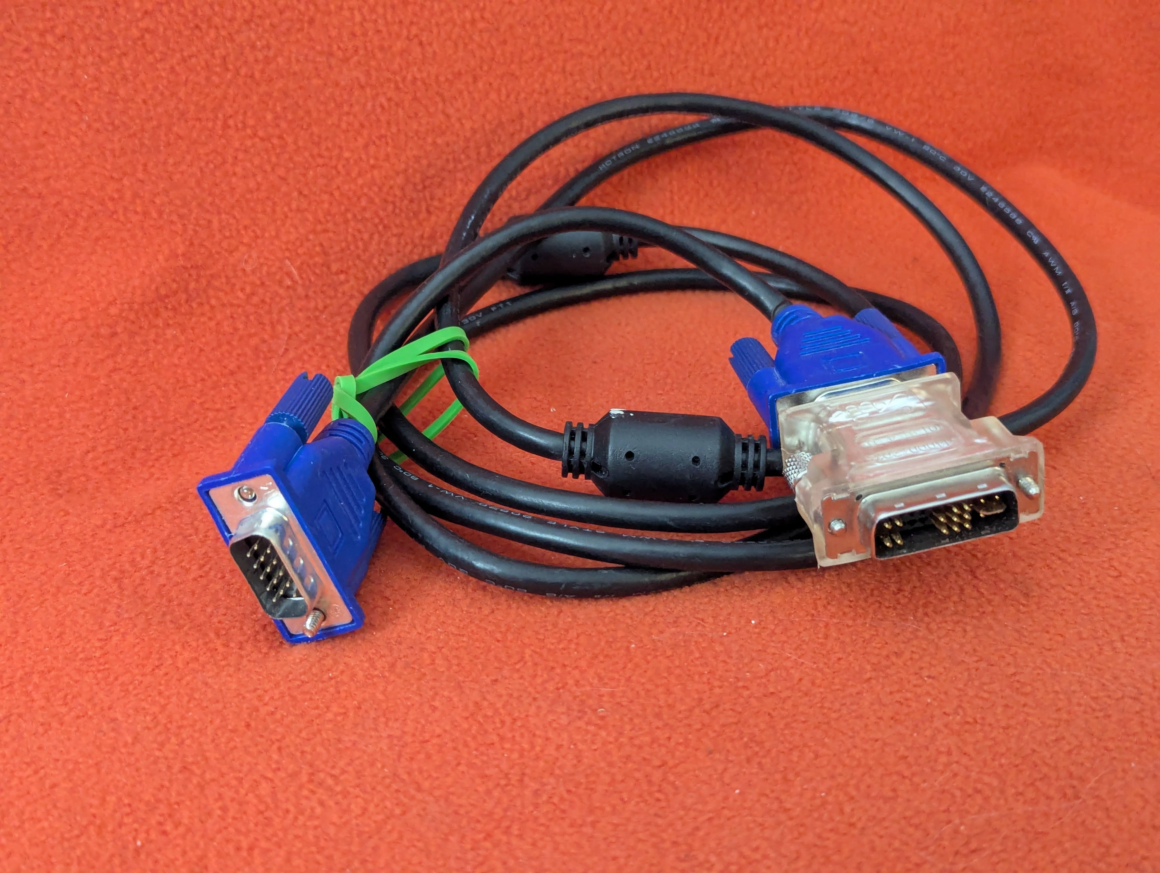 6-foot male to male 15-pin VGA cable with DVI adapter - photo 4
