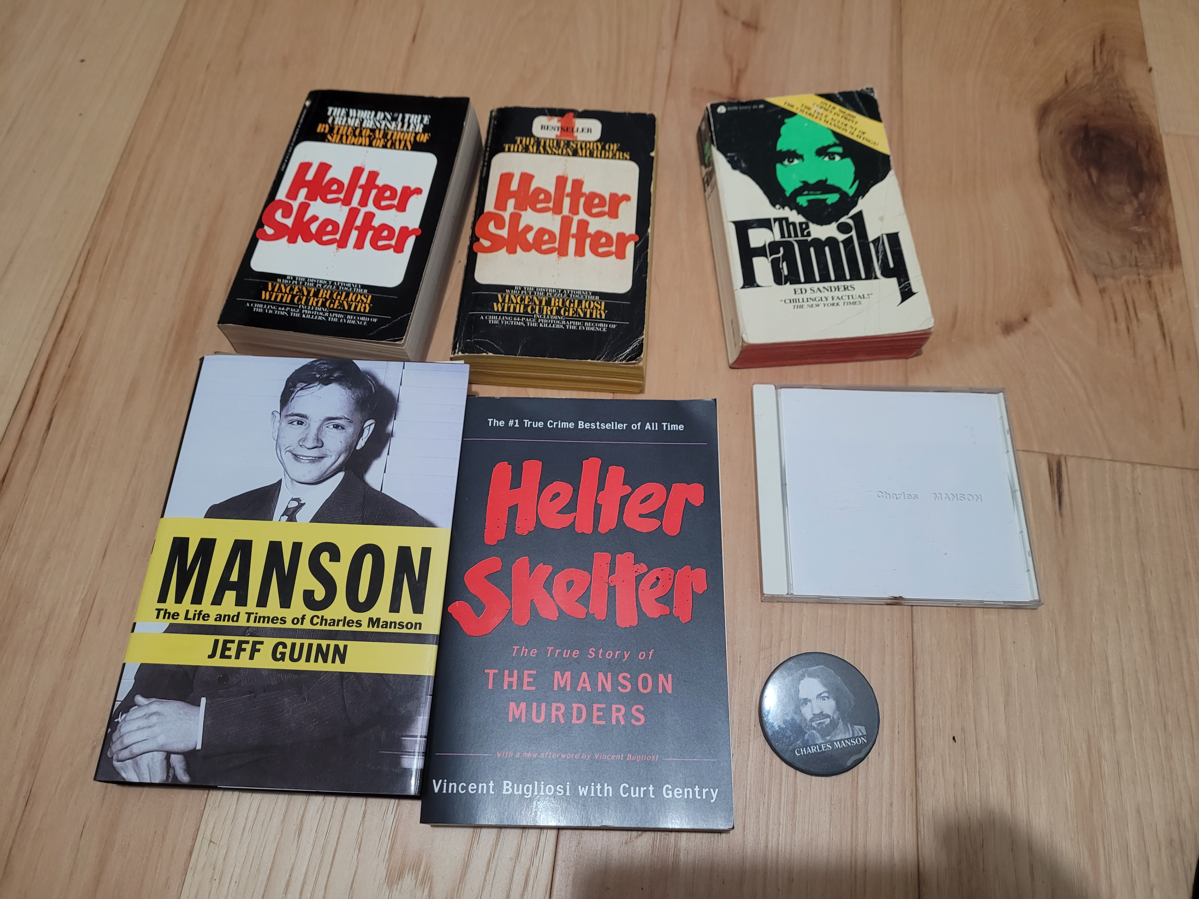 True Crime - Charles Manson lot