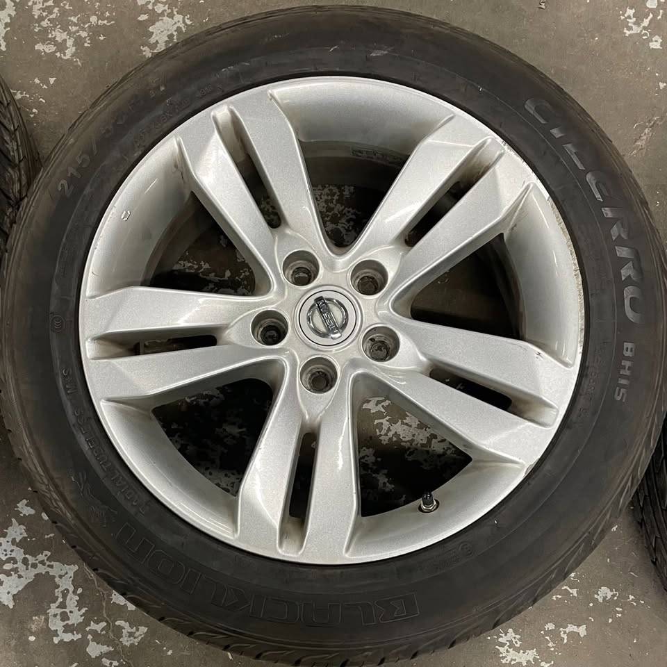 17 Inch Nissan Altima Wheel & Tire Package Used - photo 4