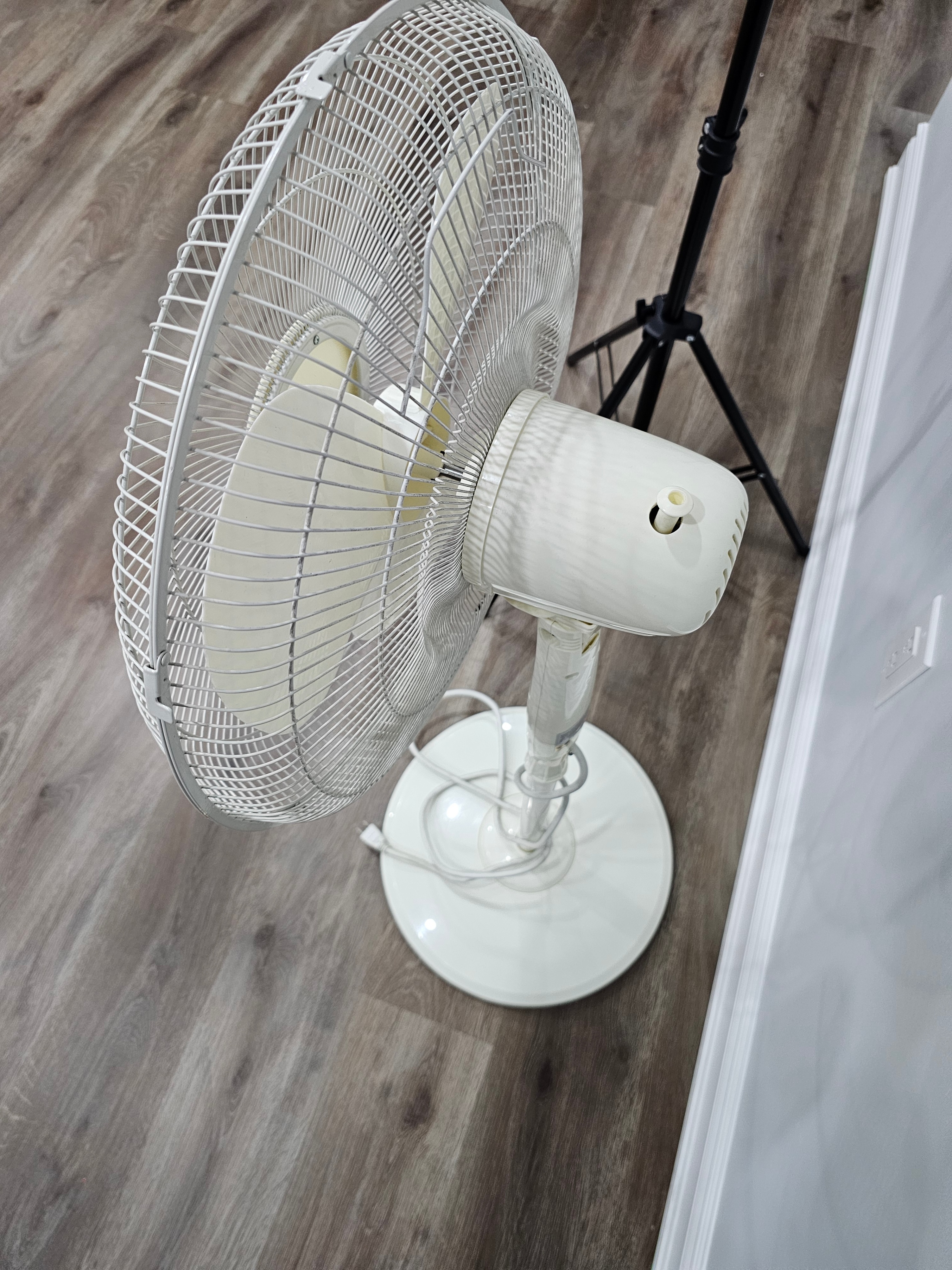 Atlantic Breeze White Pedestal Fan - photo 4