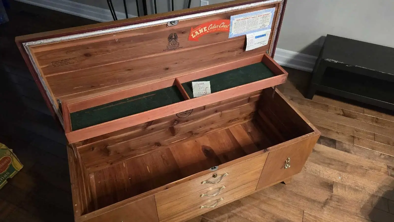 Lane Ceder Storage Chest with Key - photo 4