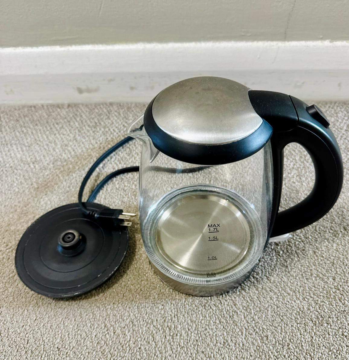 Insignia Glass Electric Kettle 1.7L - photo 2