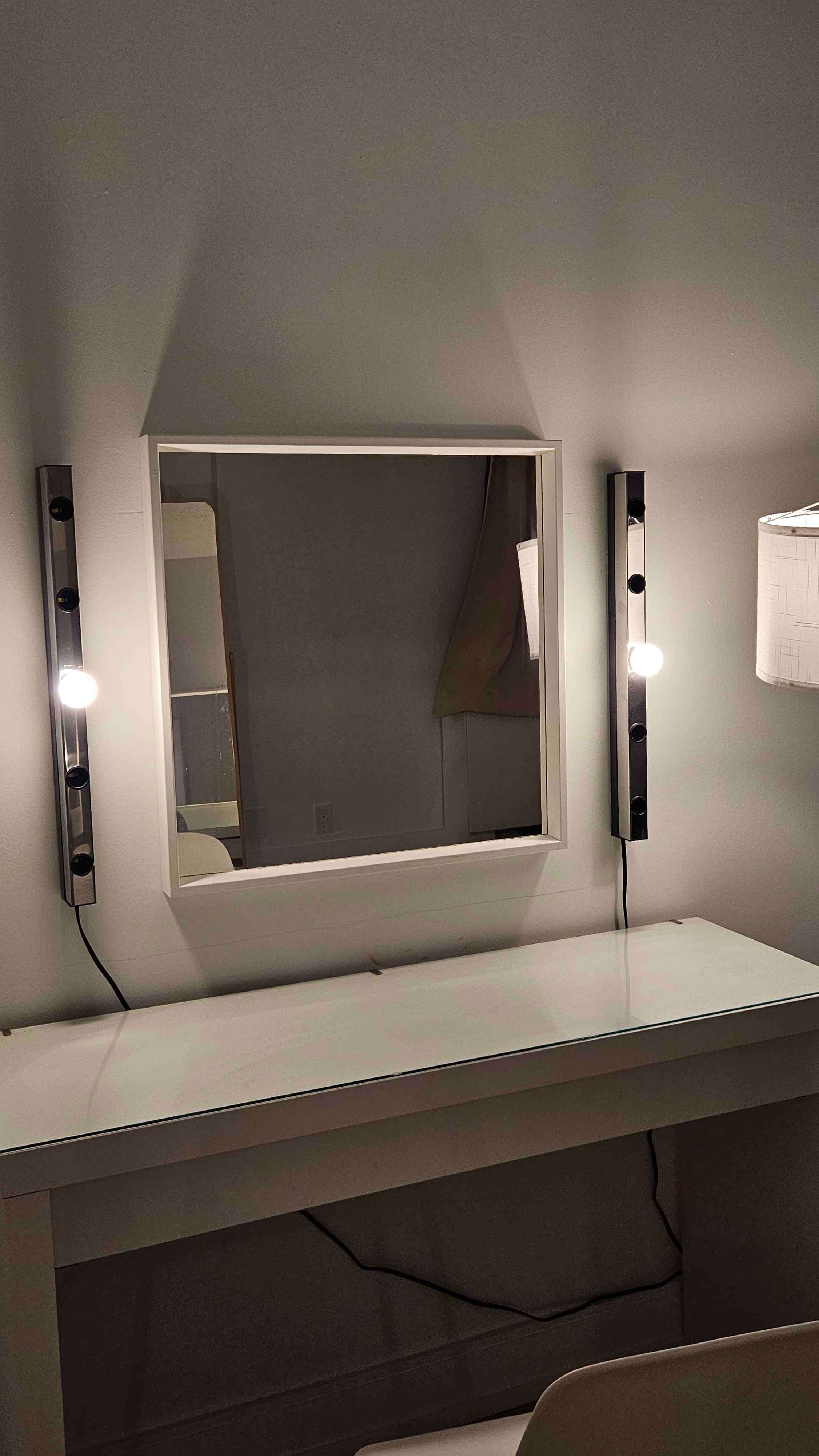Vanity Dressing Table ikea - Glass top + White - photo 3