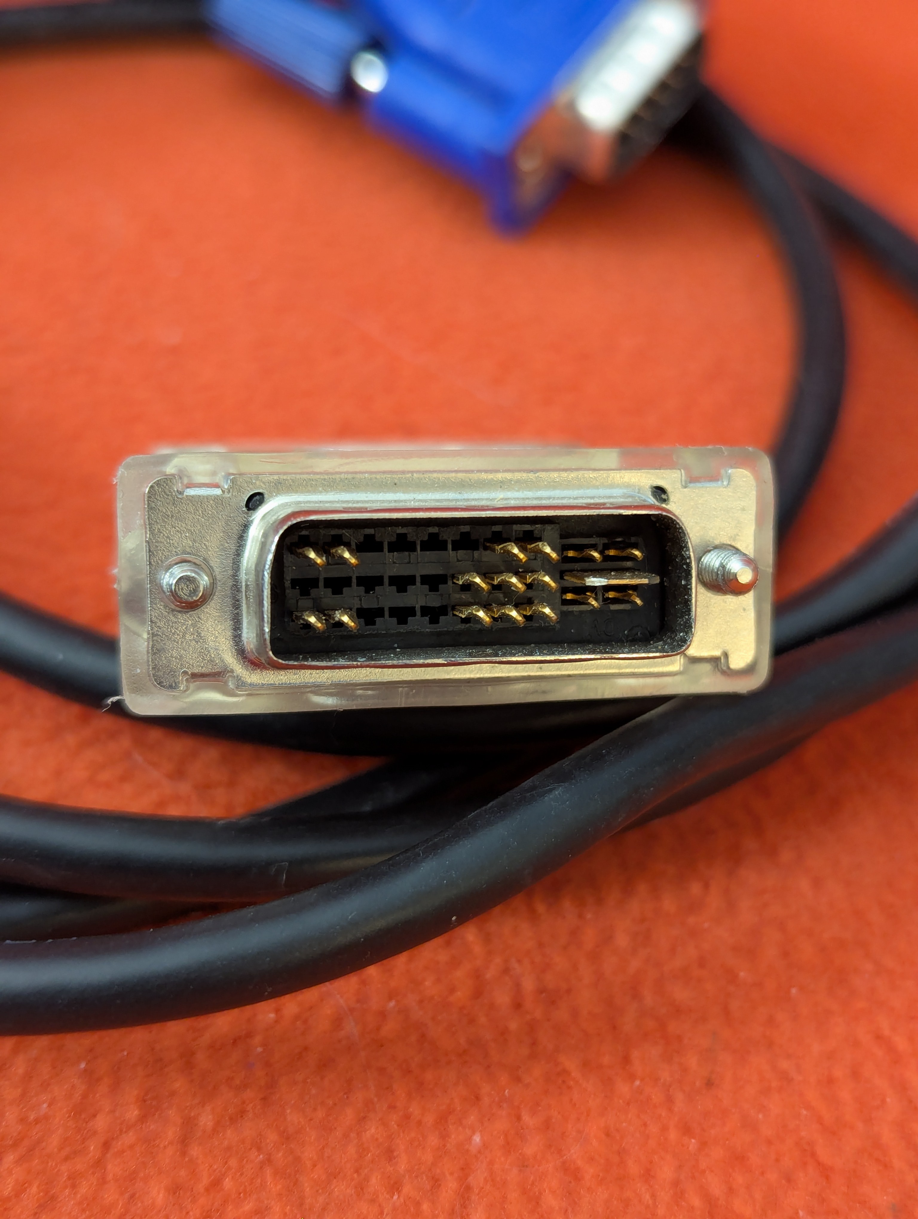 6-foot male to male 15-pin VGA cable with DVI adapter - photo 3