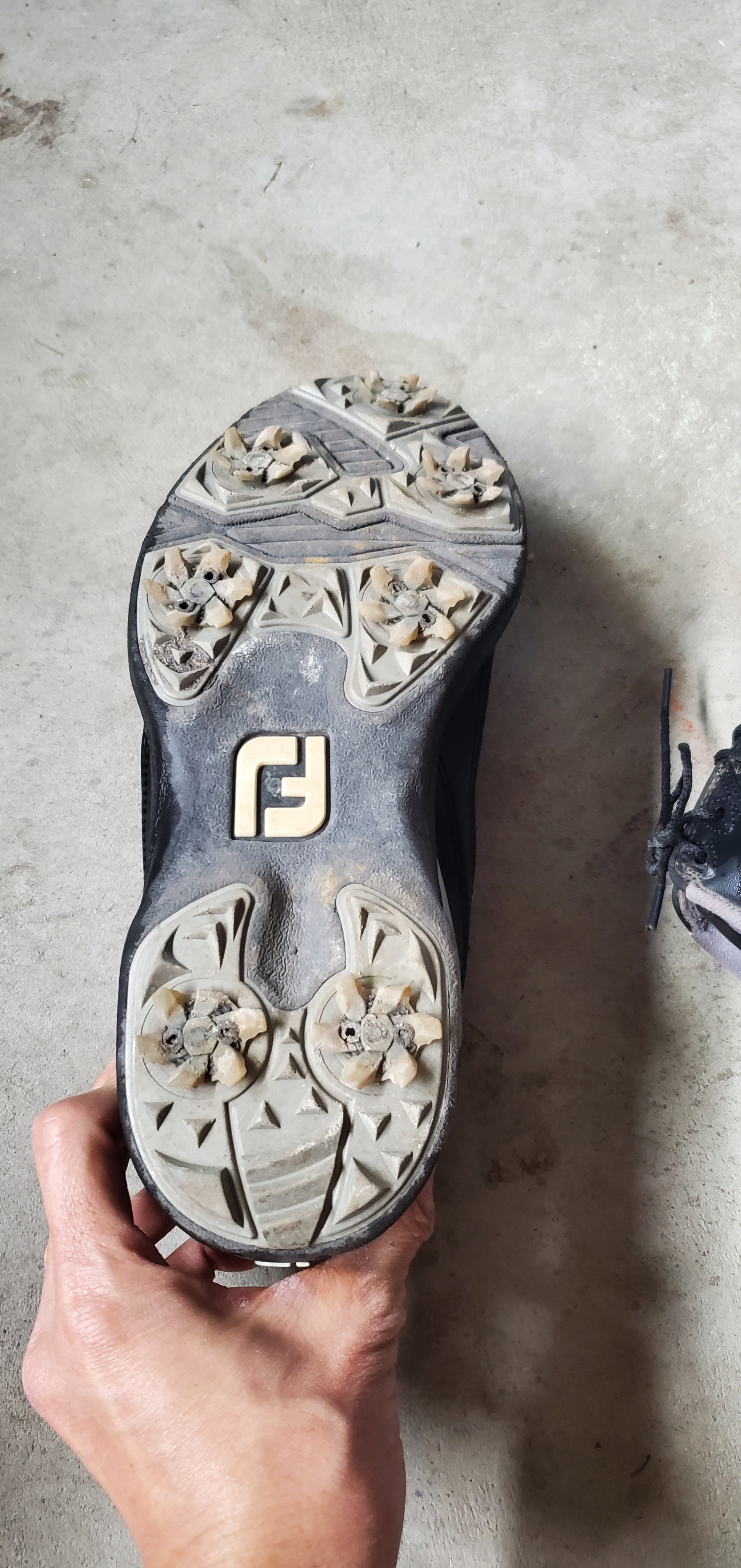FJ Men's golf shoes size 8.5 - photo 3