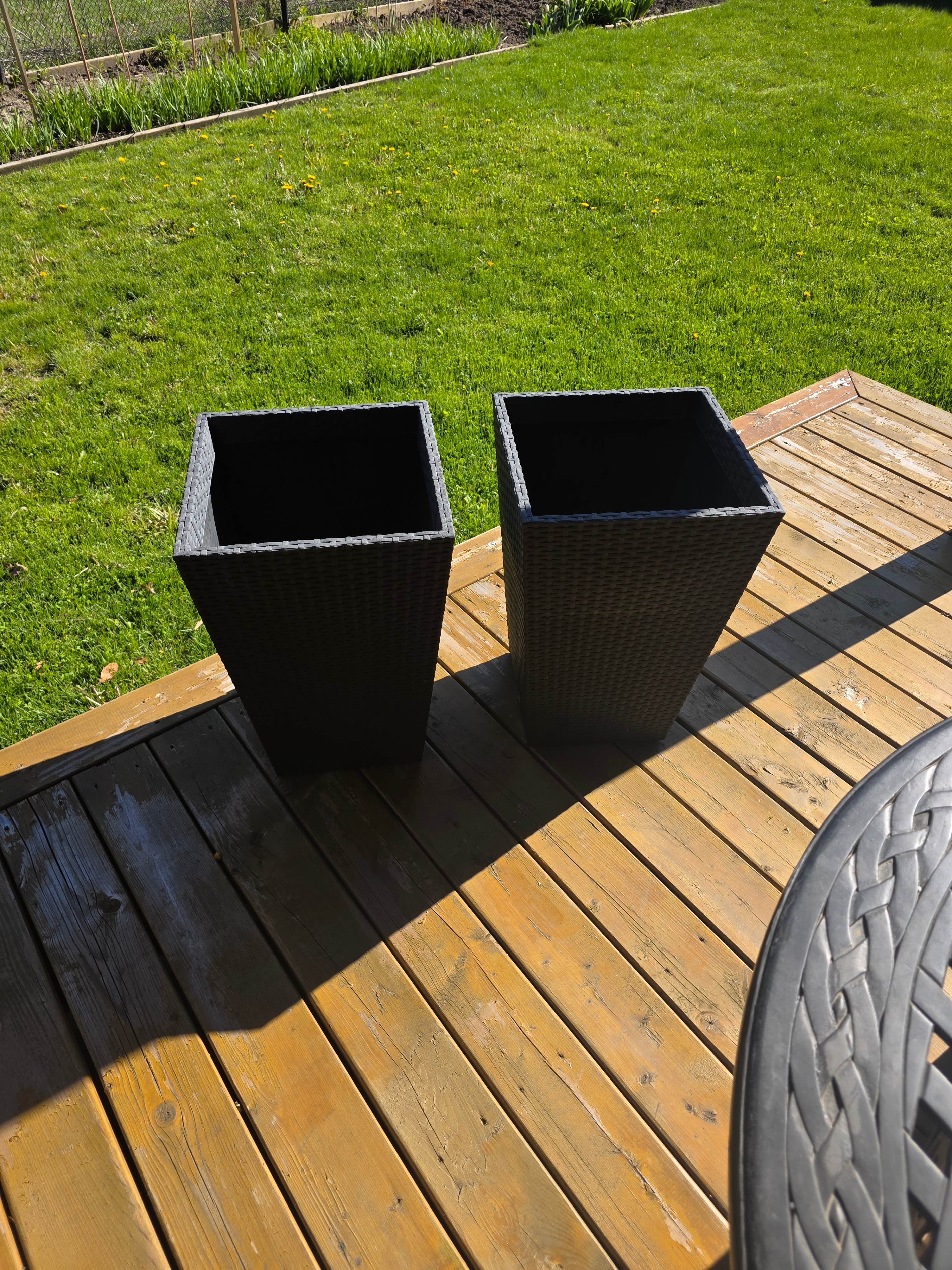 ✨Pair of Tall Wicker Patio Planters – 23" High - photo 3