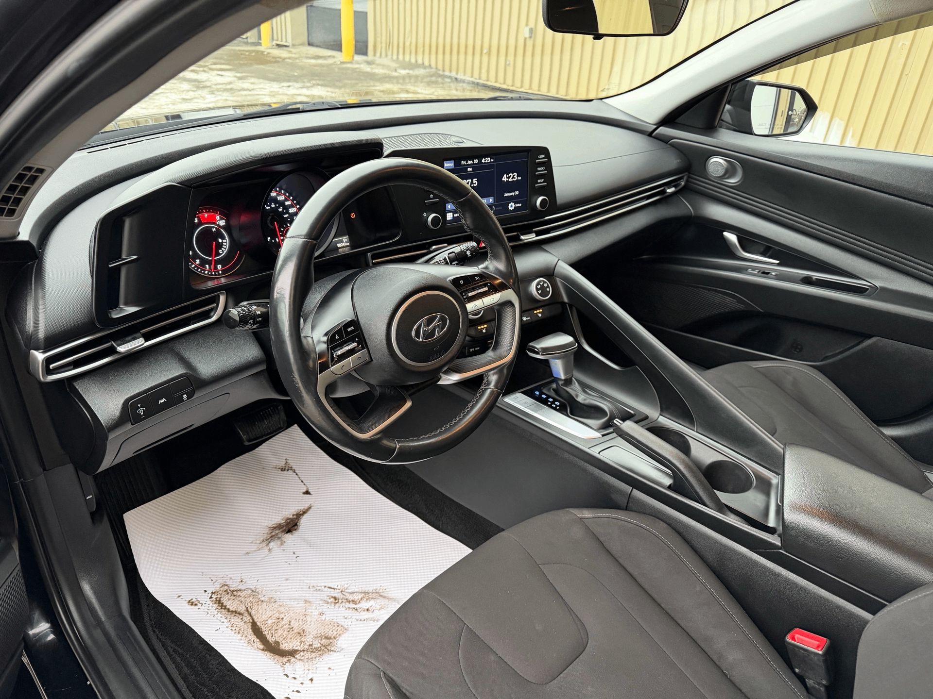 2022 Hyundai Elantra Preferred - Fully Inspected - photo 5