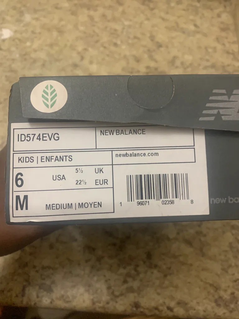LIKE NEW: Kids New Balance 574 Sneakers – Size 6 (Worn Once) - photo 3