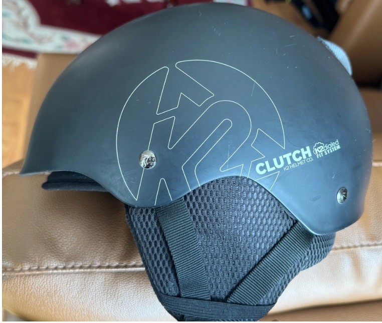 Reduced! K2 Clutch Ski Helmet in excellent condition-medium size