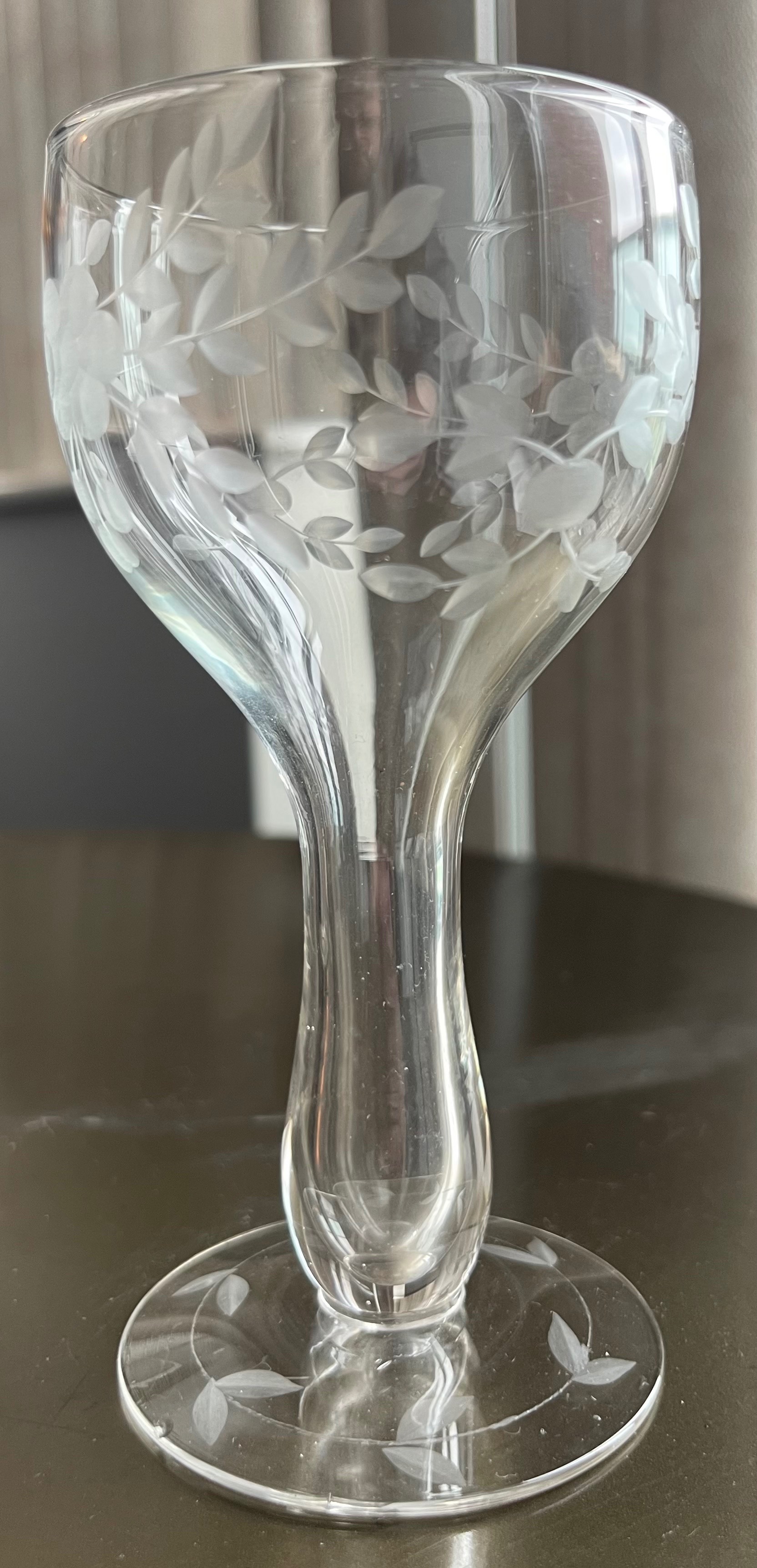 3 Vintage Hollow Stem Etched Champagne Glasses - photo 4