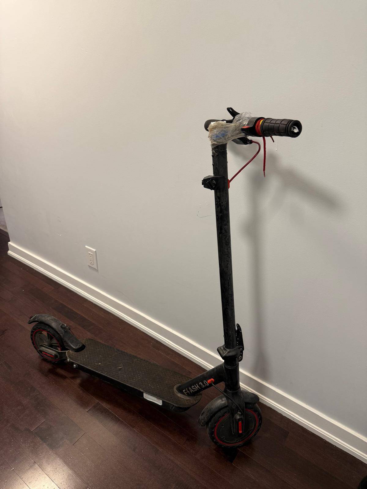 Gyrocopters Flash 3.0 E-Scooter $149.Like New Charger Included - photo 2