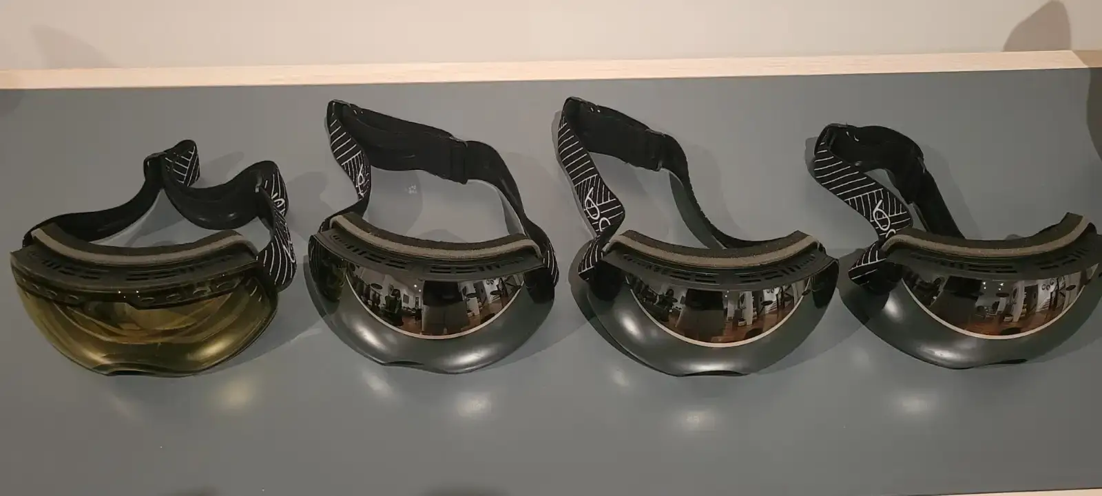 Bollé Ski / Snowboard Goggles with Extra Lenses - Like New - photo 5